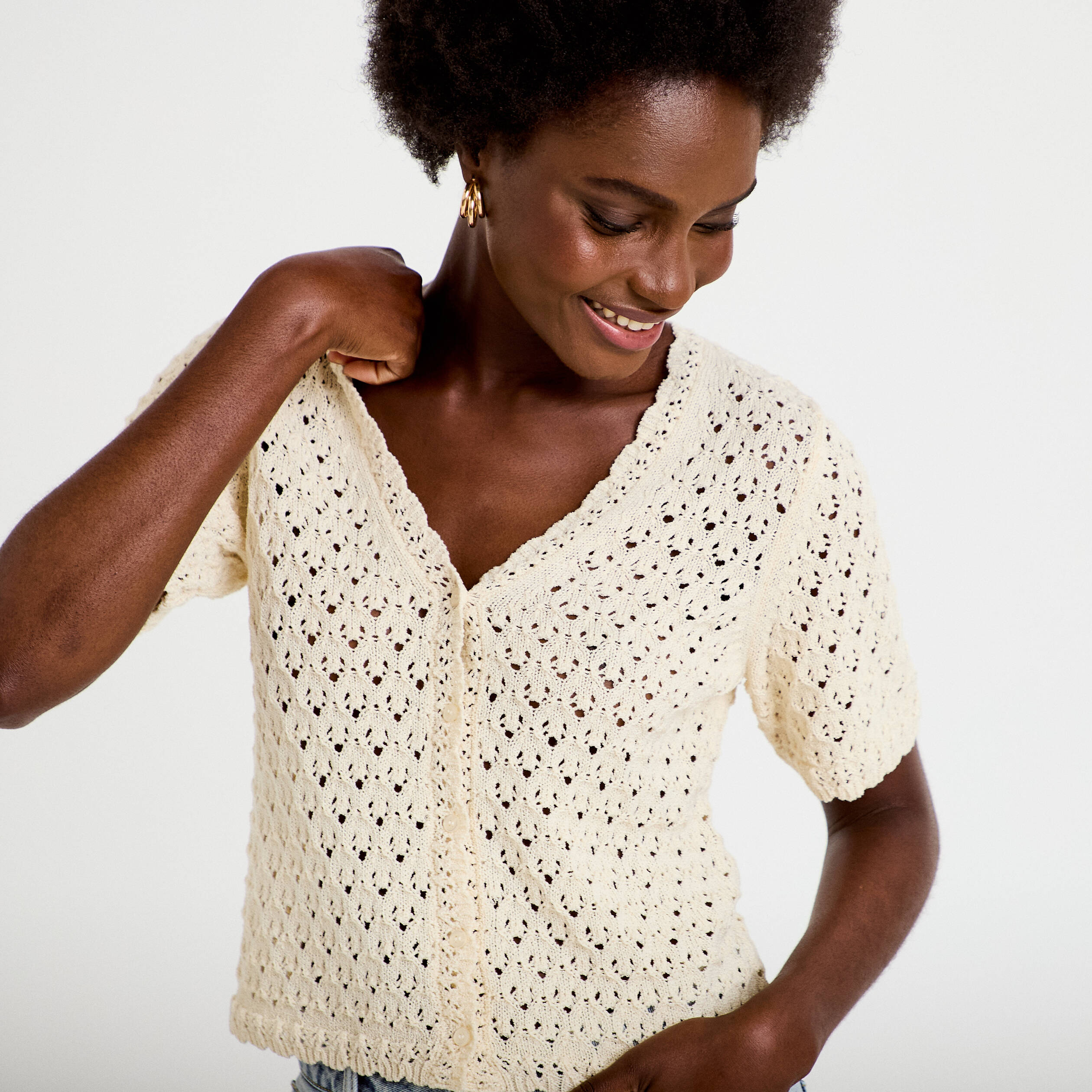 Gilet ajour&eacute; col v manches courtes ecru femme