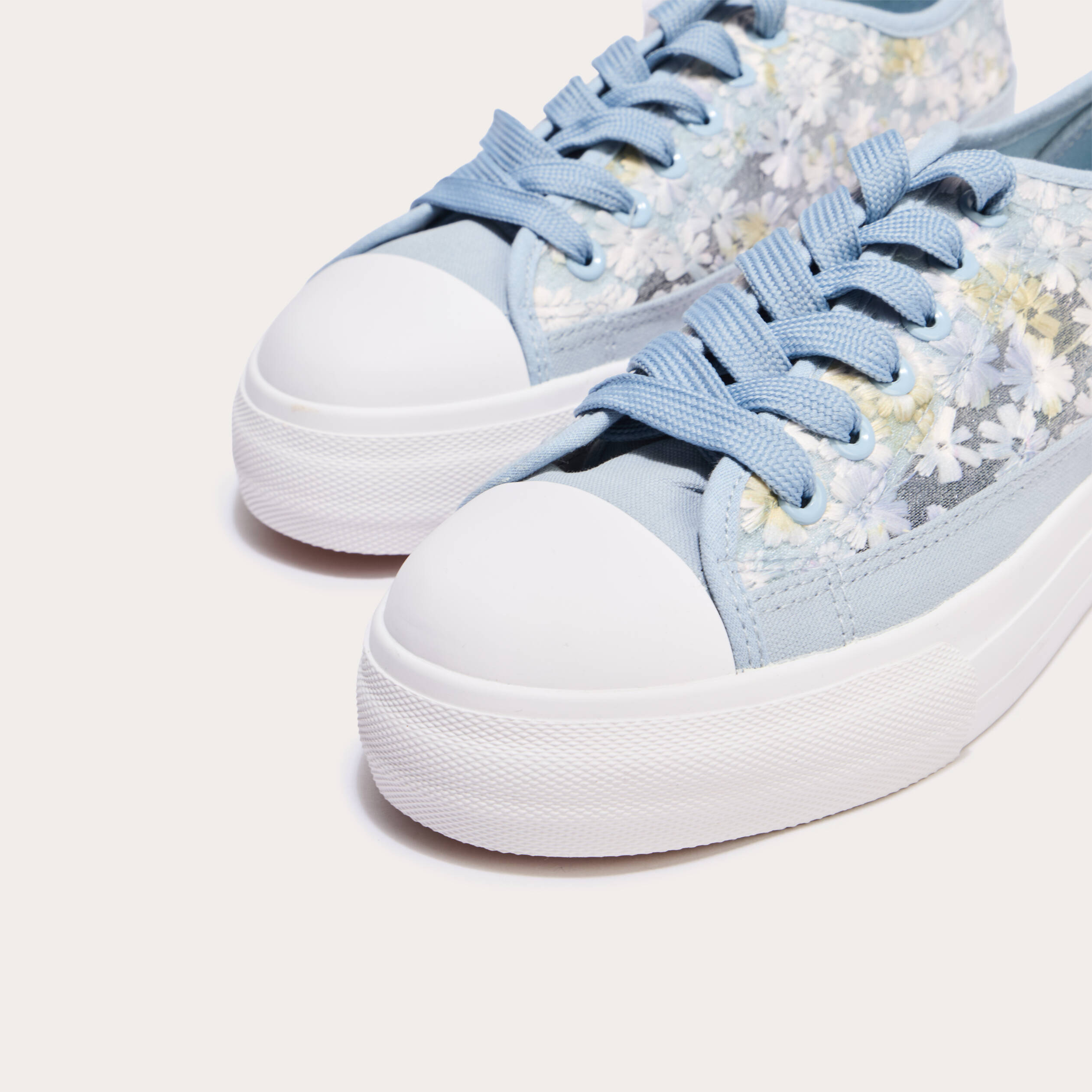 Tennis plates en dentelle bleu clair femme