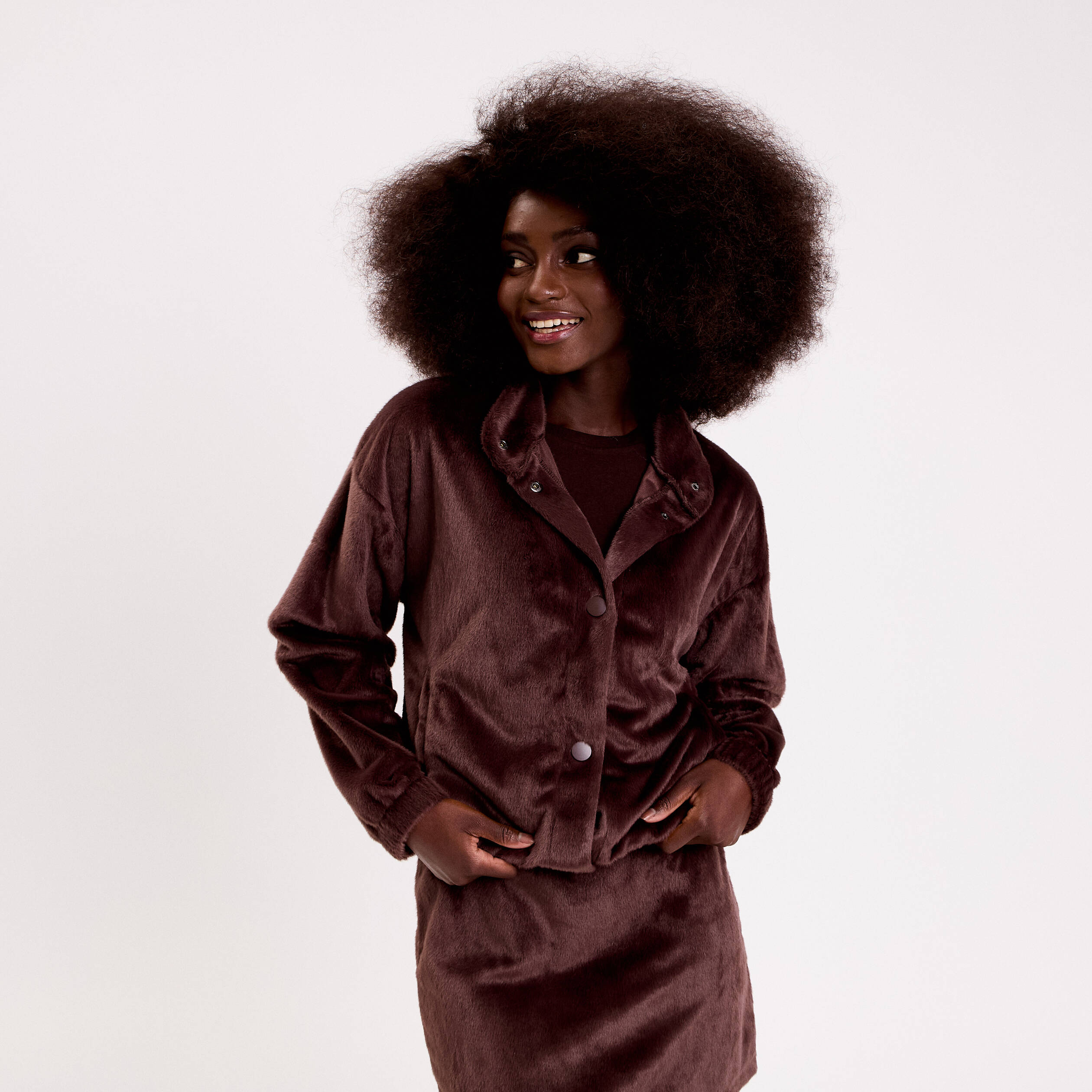Veste fausse fourrure marron fonc&eacute; femme