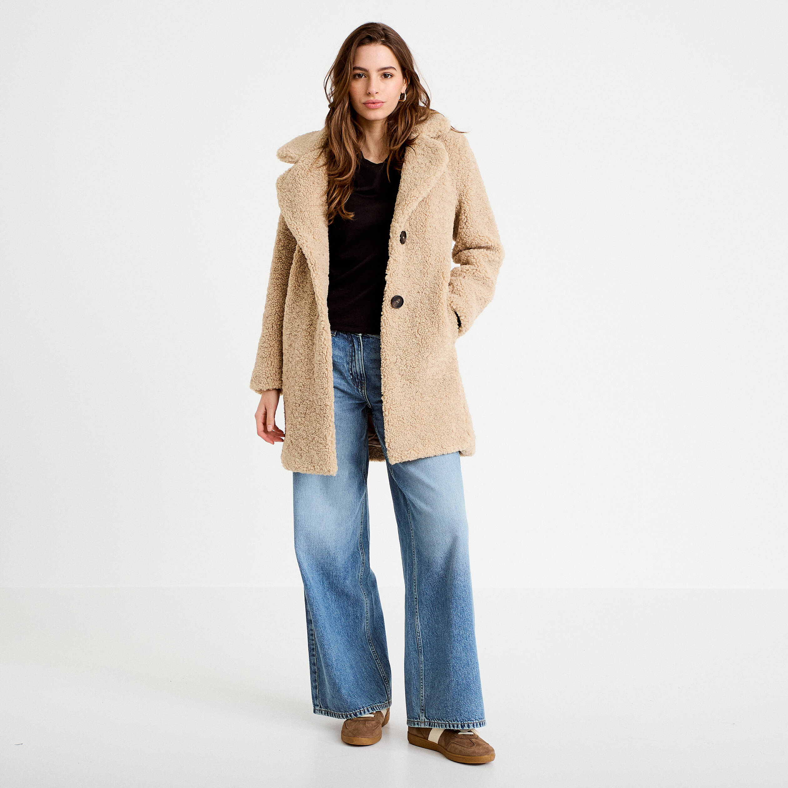 Manteau droit mi-long en bouclette beige femme
