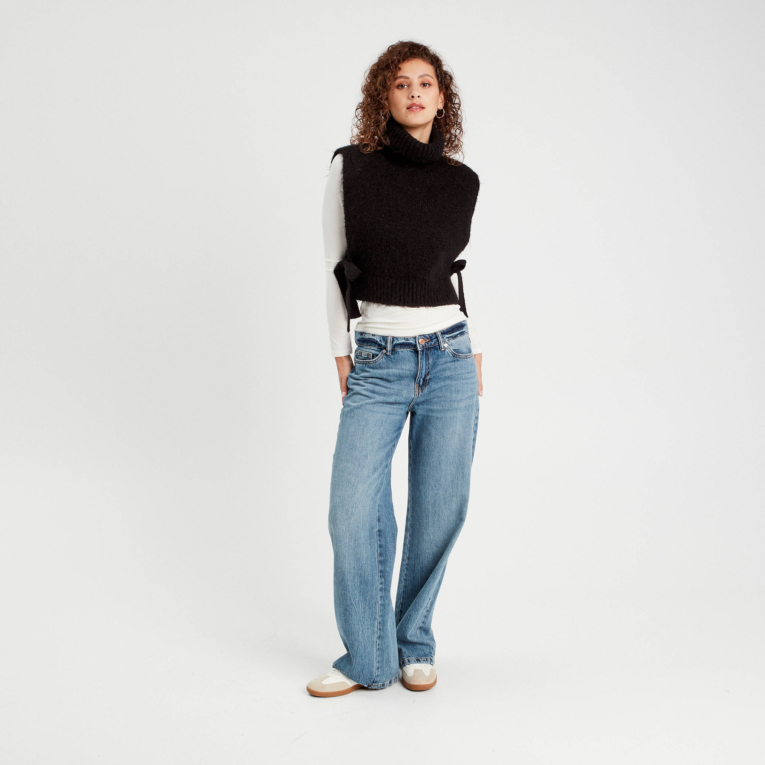 Pull sans manches col roul&eacute; noir femme