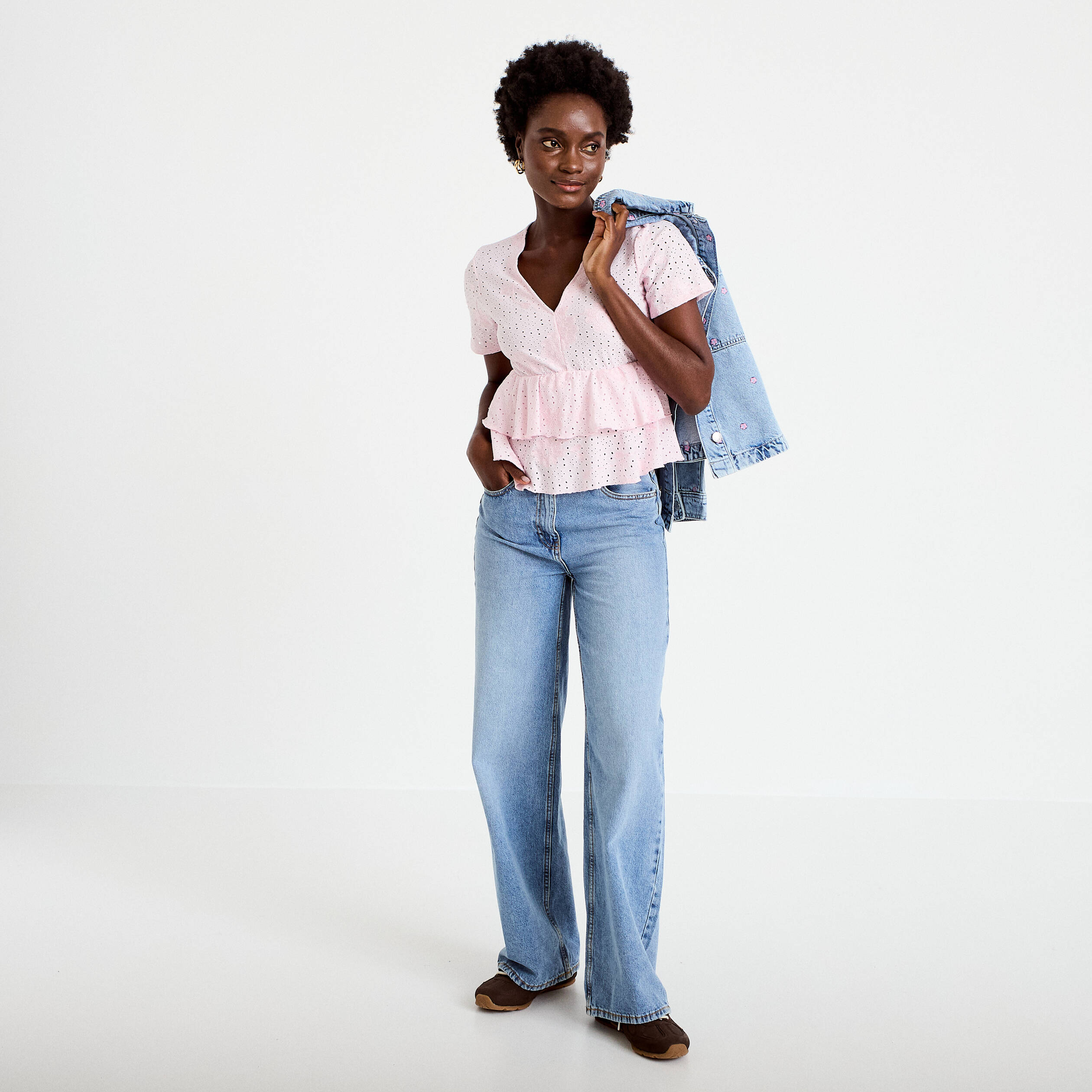 Blouse d&eacute;collet&eacute; manches courtes rose clair femme