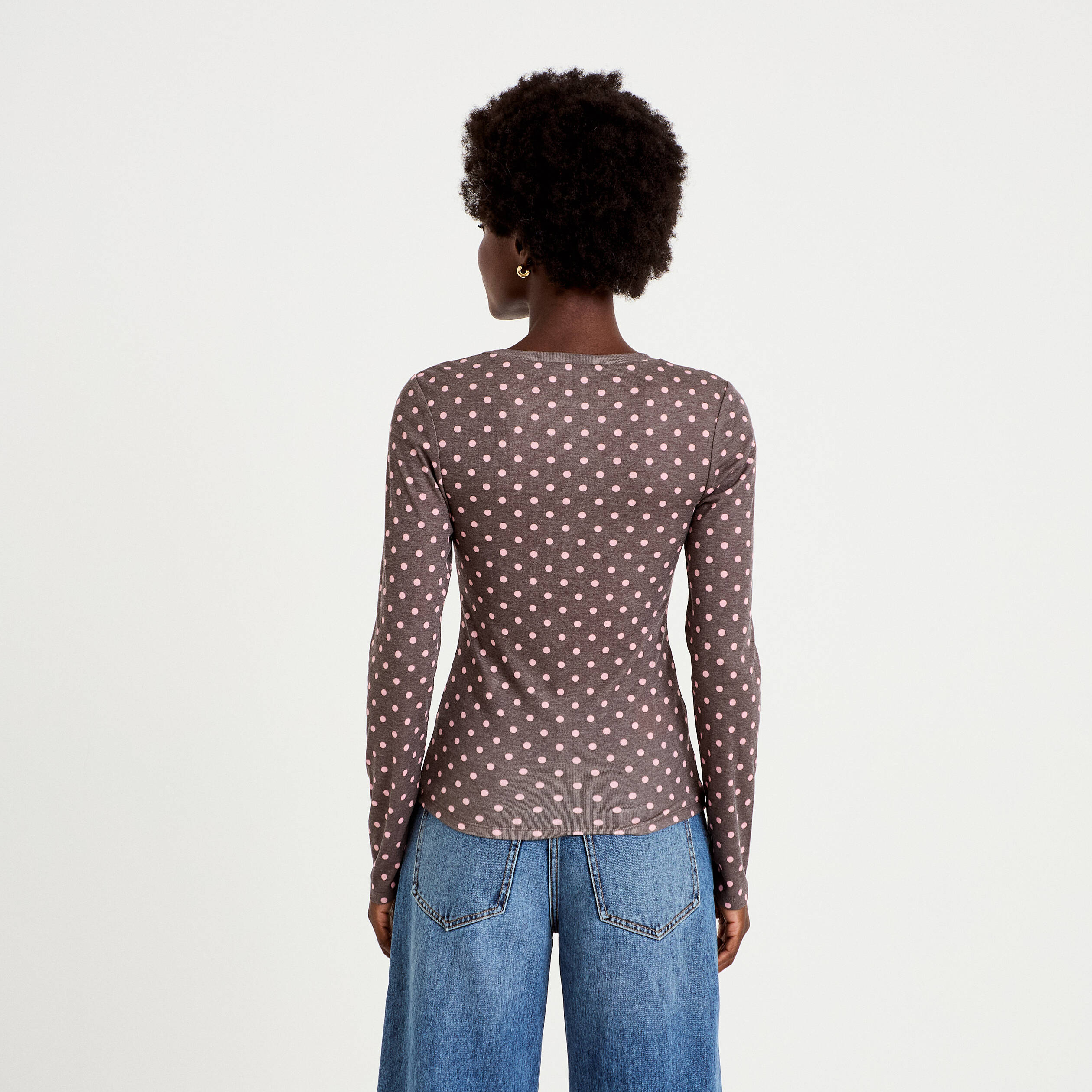 T-shirt ajust&eacute; col rond manches longues marron fonc&eacute; femme