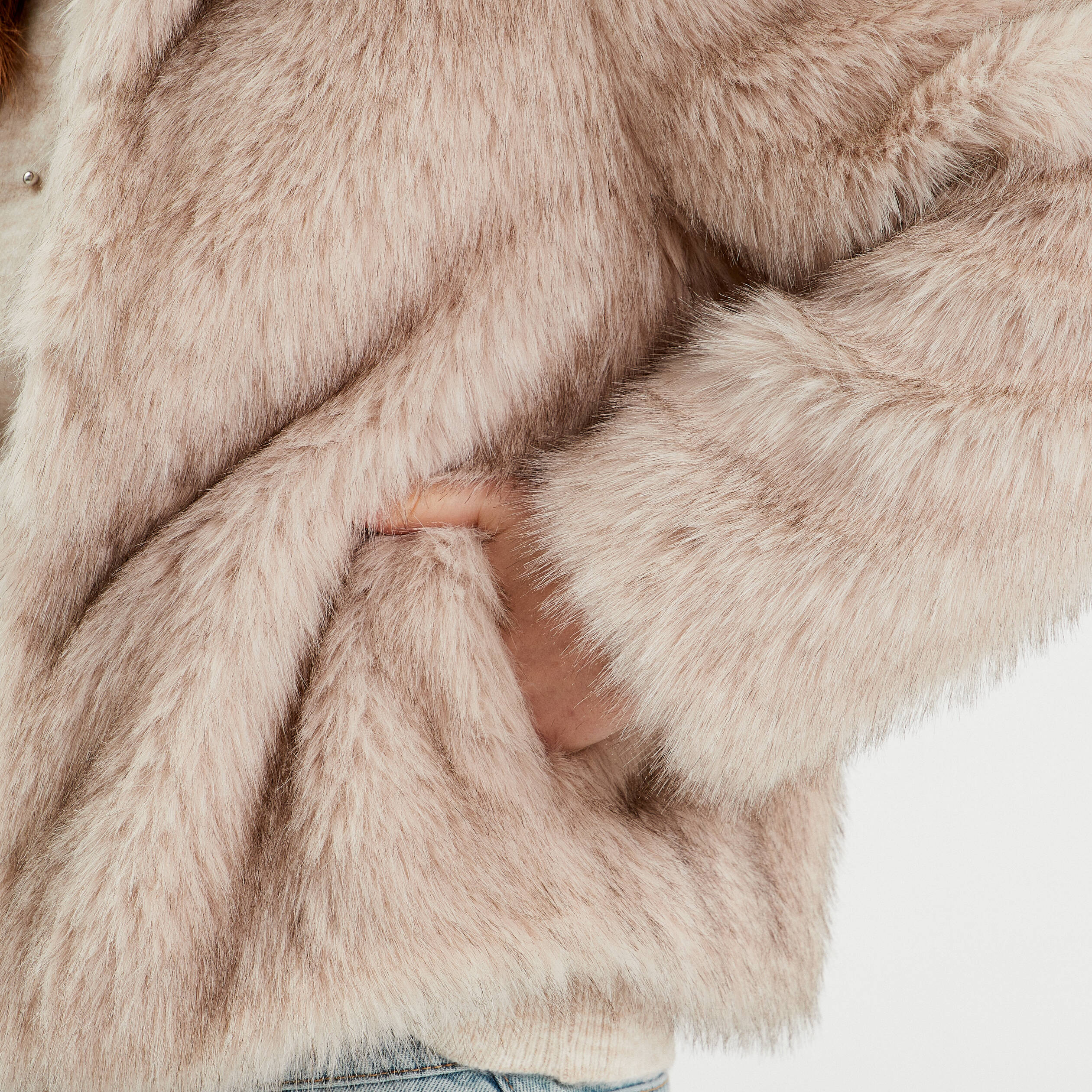 Veste courte en fausse fourrure sable femme