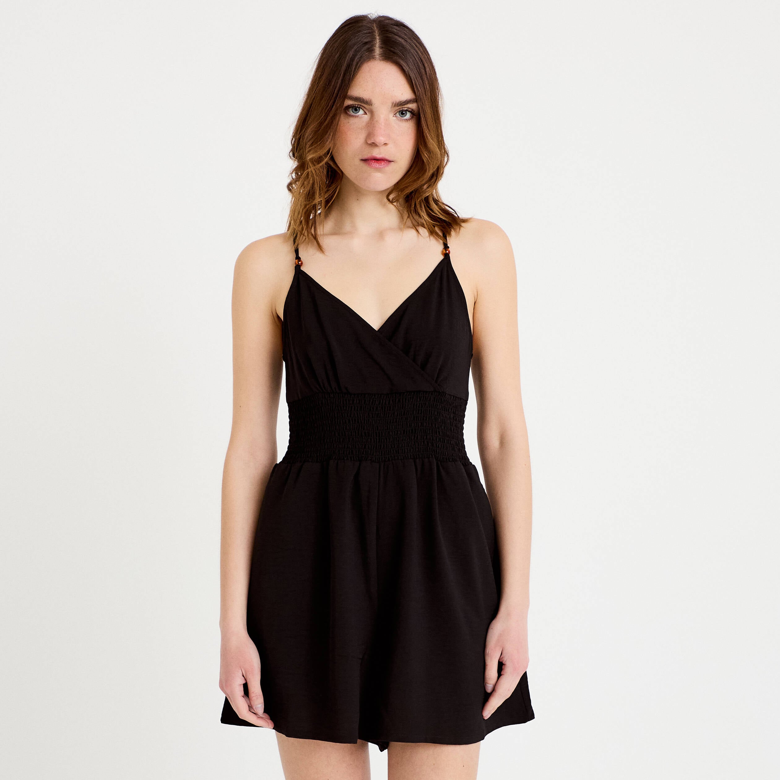 Combishort large col v fines bretelles noir femme