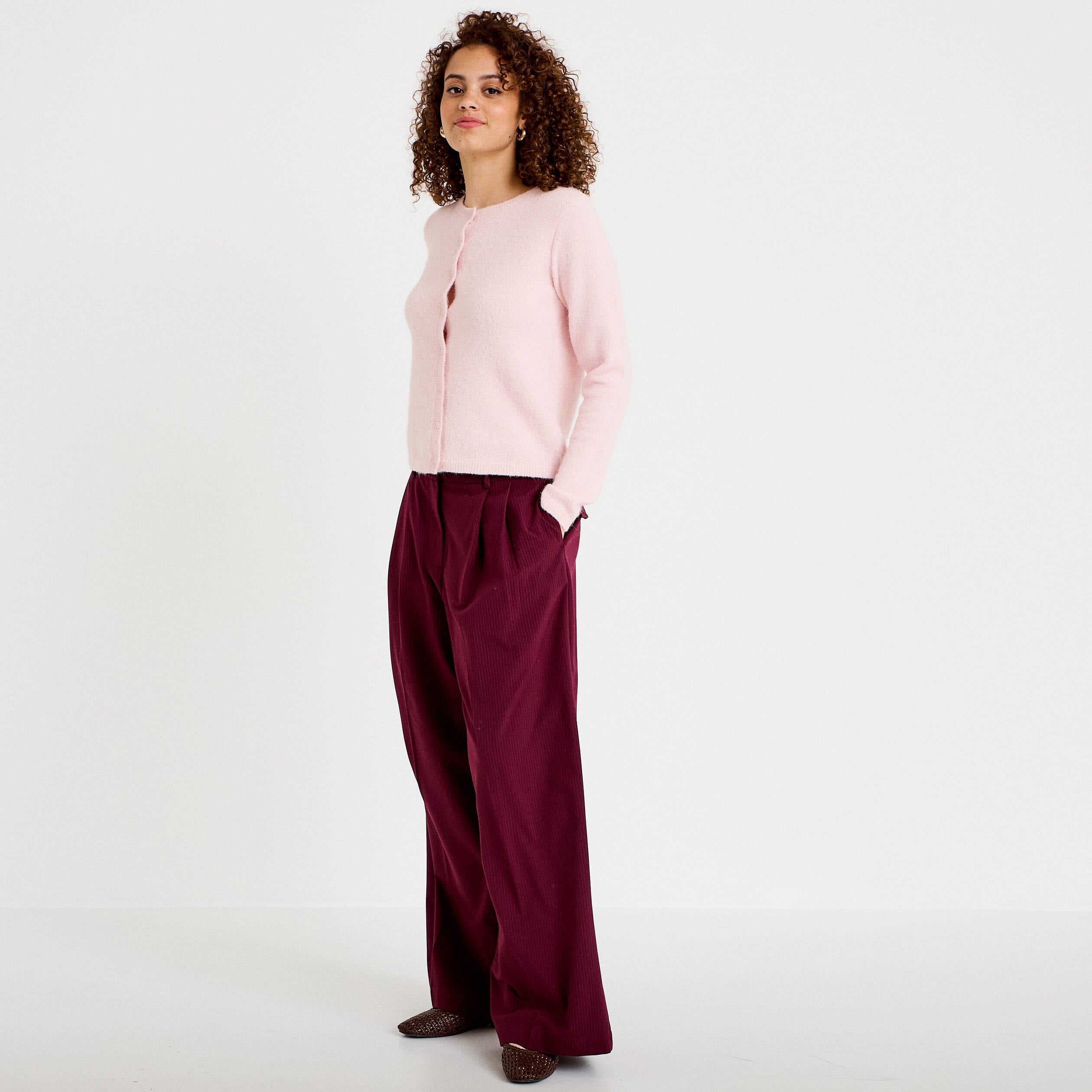Pantalon large &agrave; pinces bordeaux femme