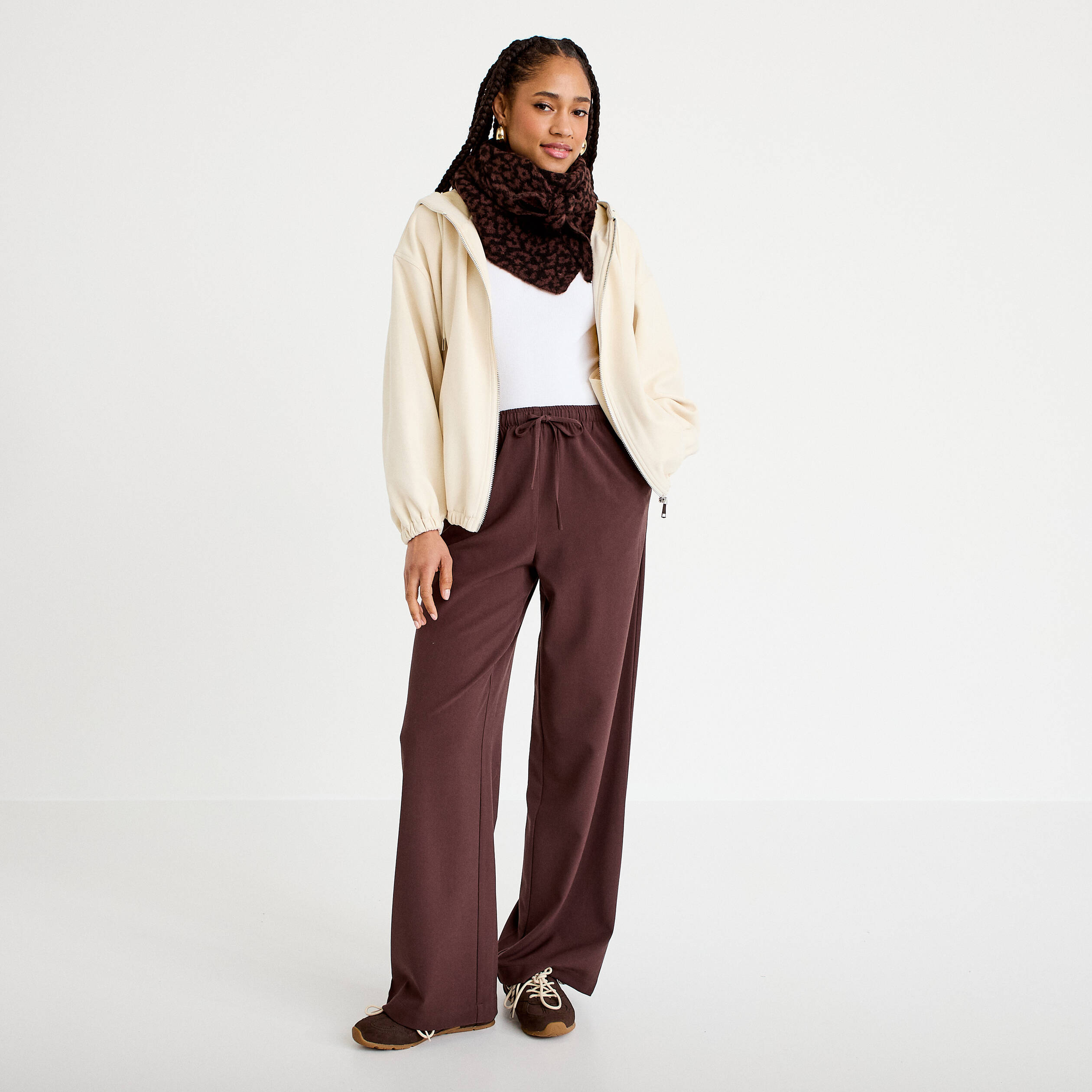 Veste &agrave; capuche bas resserr&eacute; sable femme