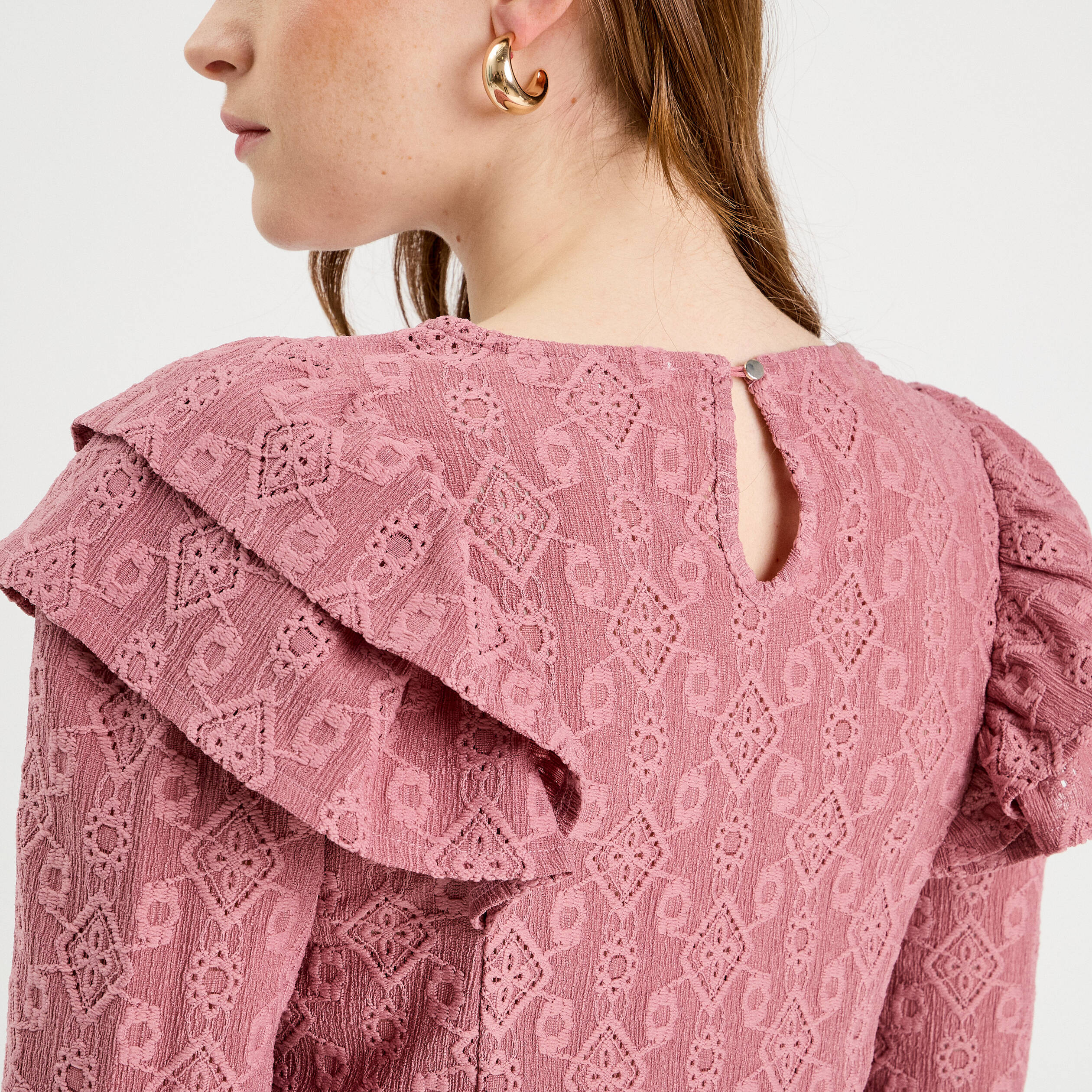 Blouse brod&eacute;e avec volants vieux rose femme