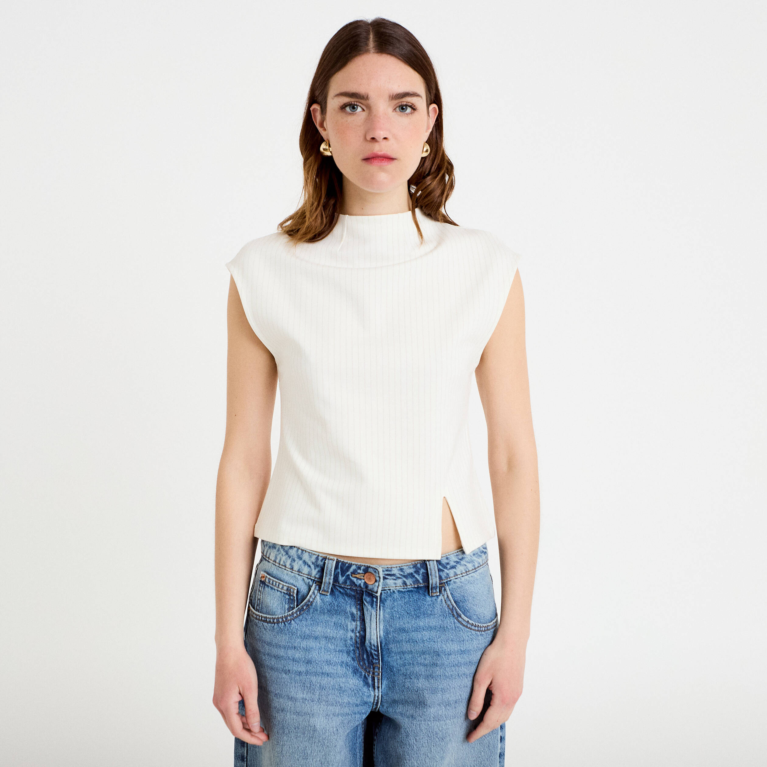 T-shirt ajust&eacute; sans manches ecru femme