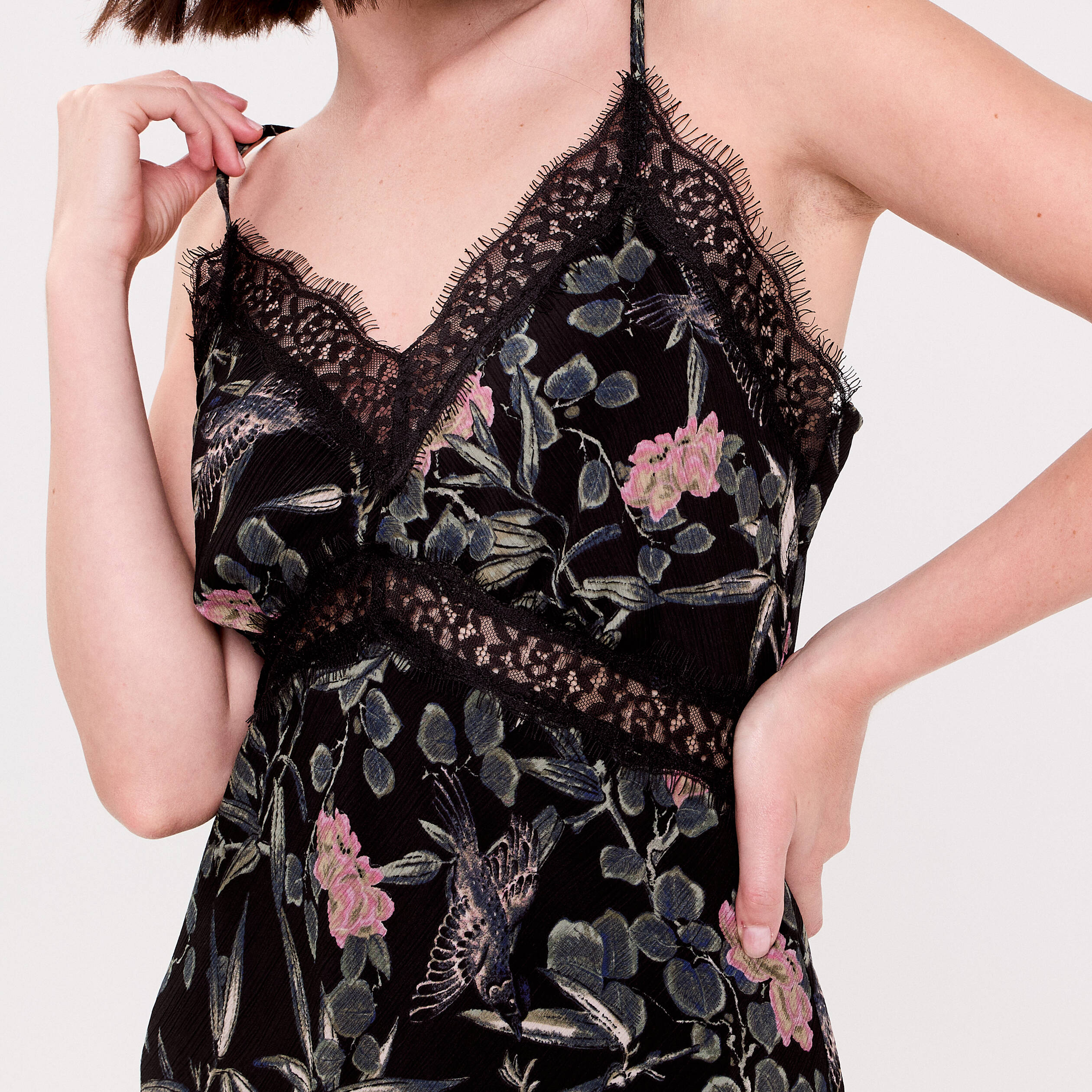 Robe longue droite col v dentelle noir femme