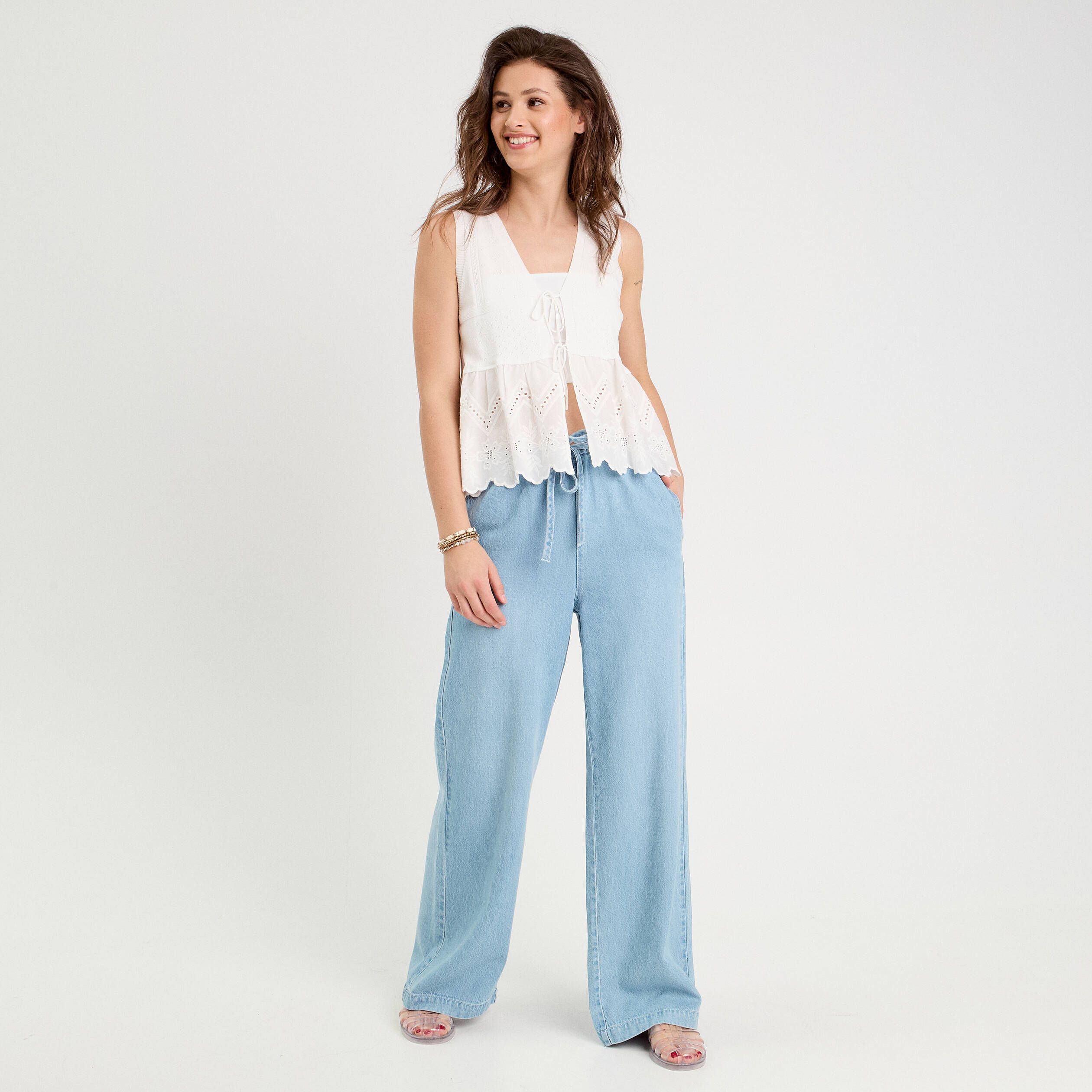 Gilet avec broderie anglaise blanc femme
