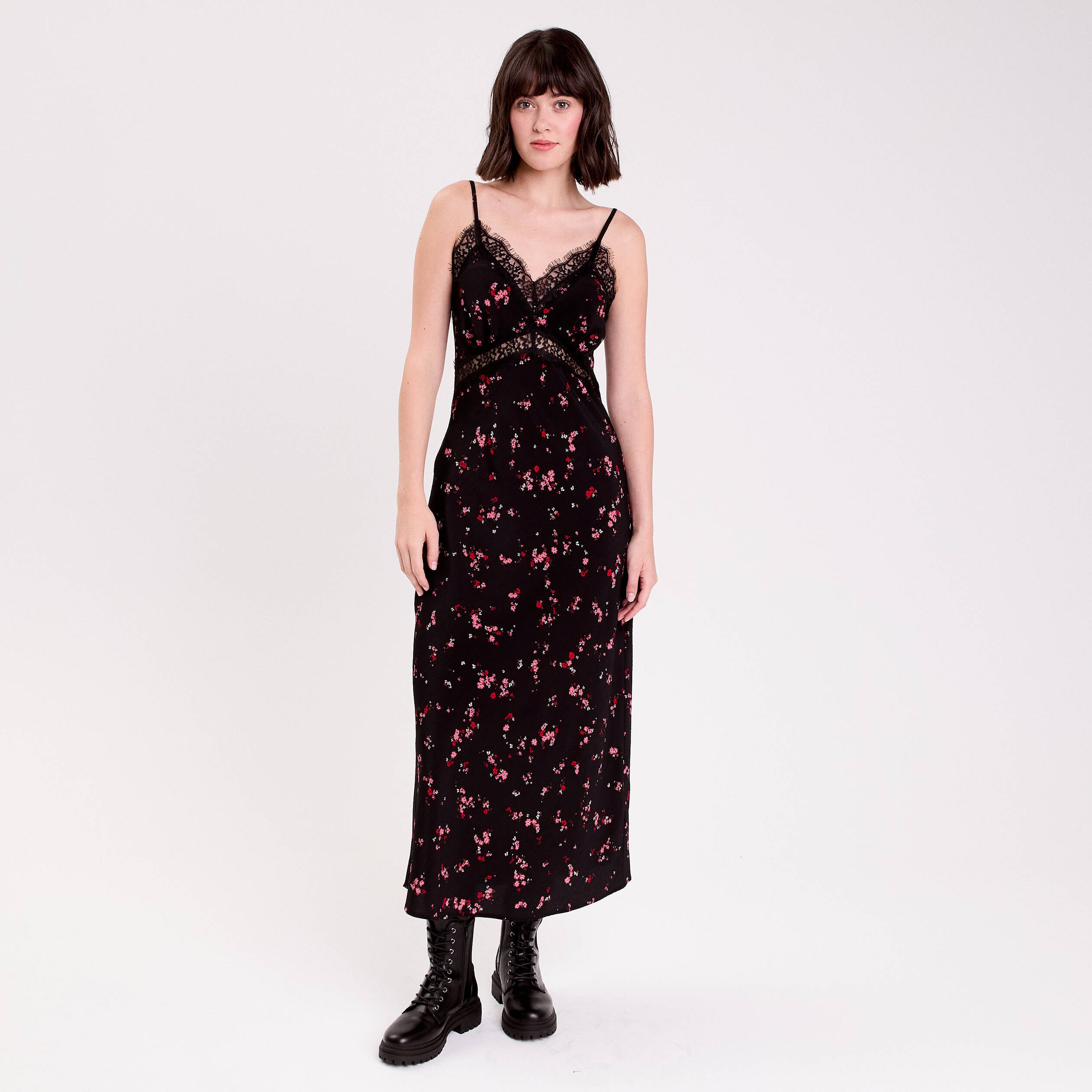 Robe &eacute;vas&eacute;e col v noir femme