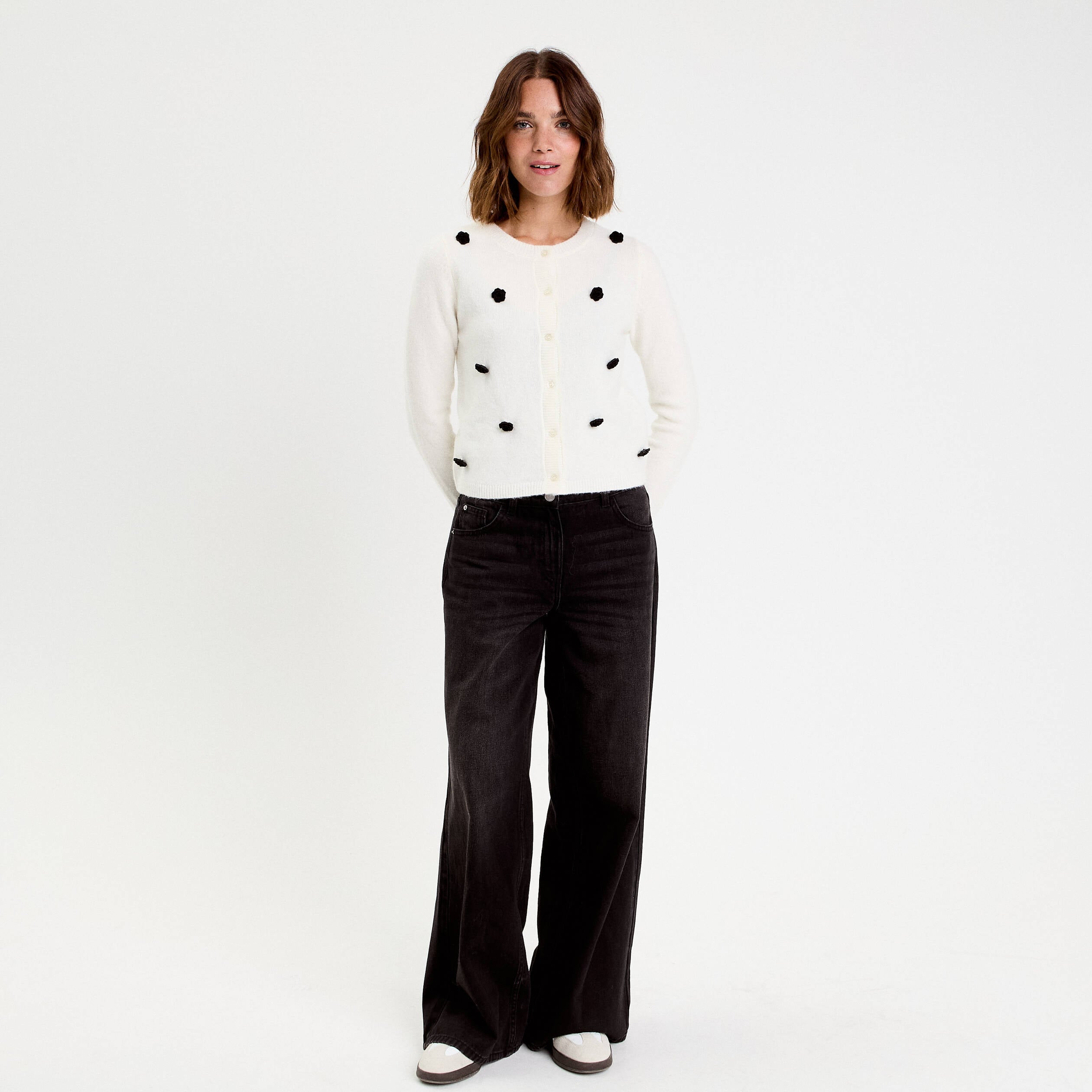 Gilet fleurs en relief ecru femme