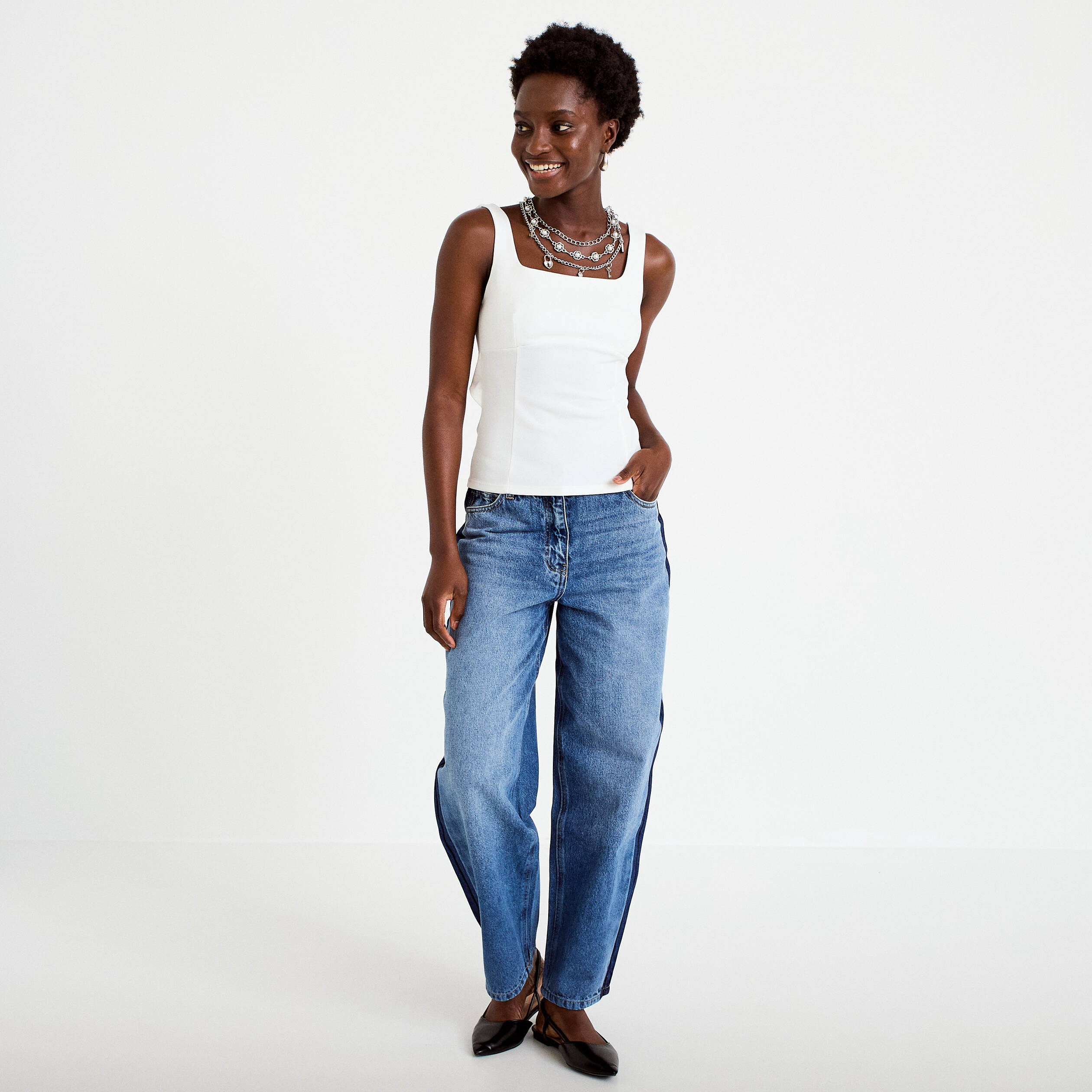 Top cintr&eacute; sans manches col carr&eacute; ecru femme