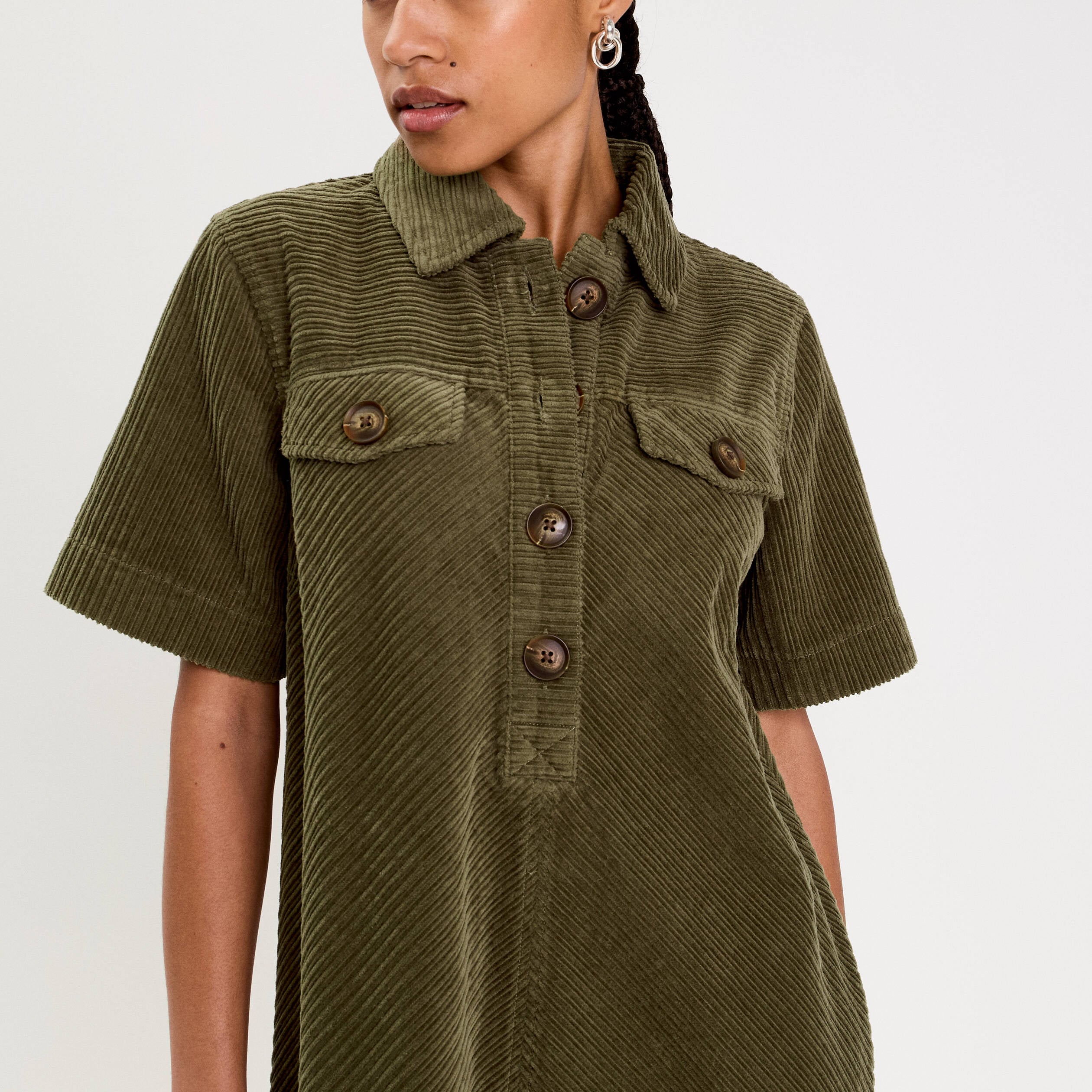 Robe courte droite en velours coton vert kaki femme