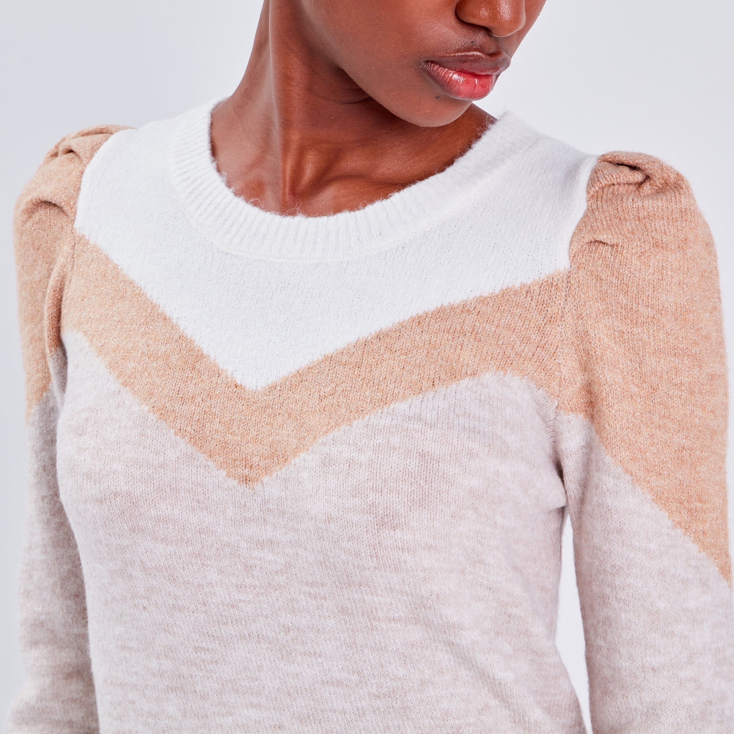 Pull &eacute;paules fronc&eacute;es sable femme