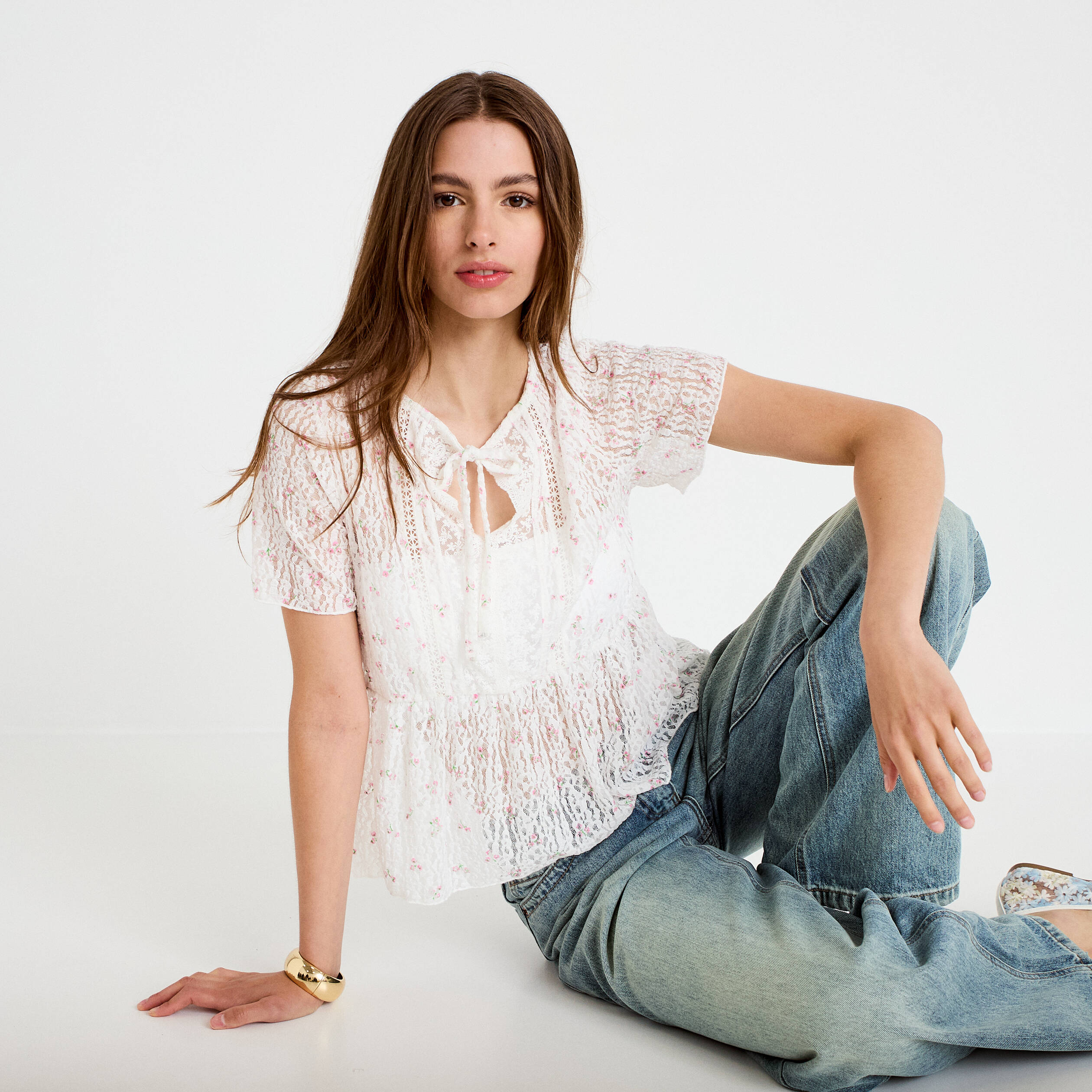 Blouse dentelle col rond manches courtes blanc femme