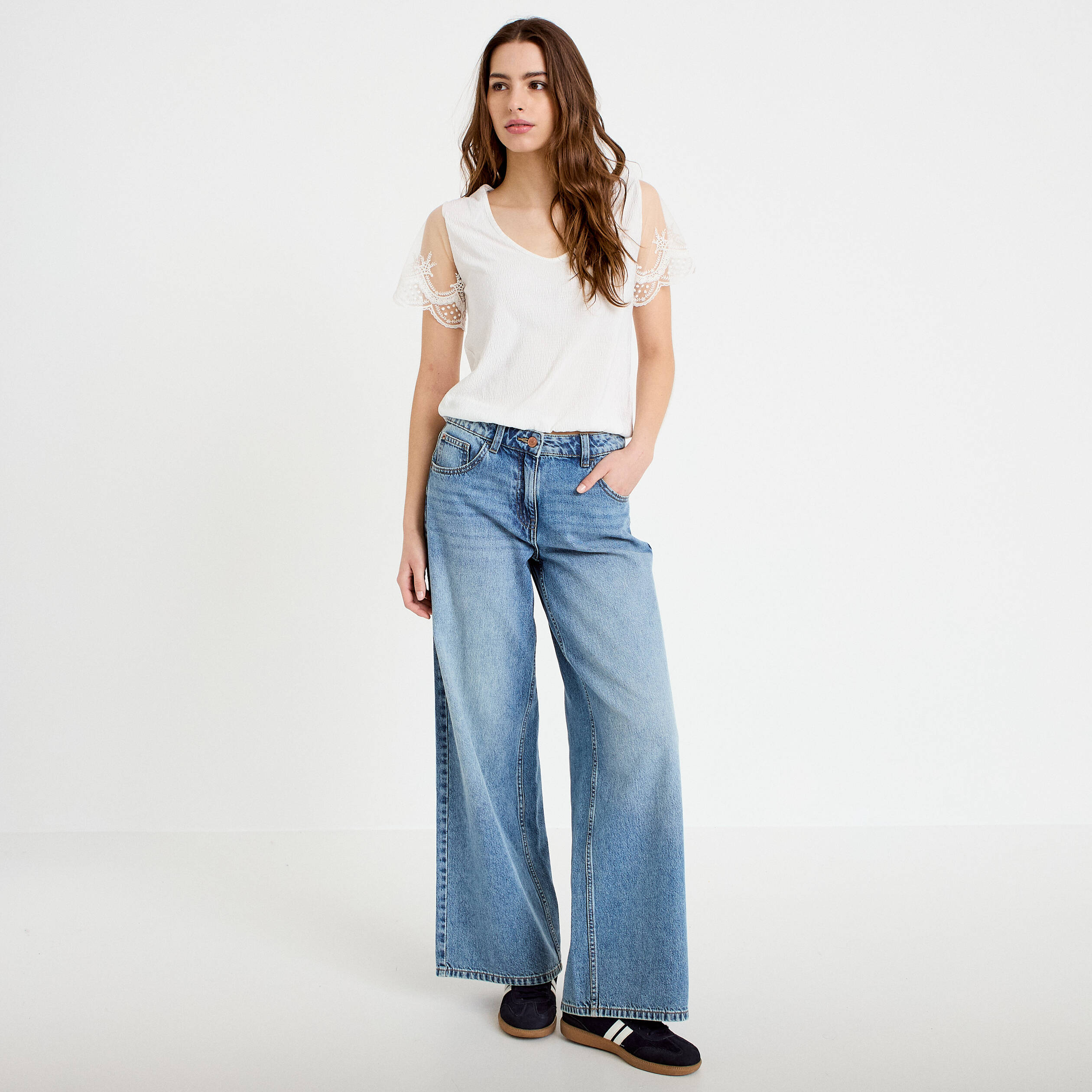 Blouse col v manches courtes dentelle ecru femme