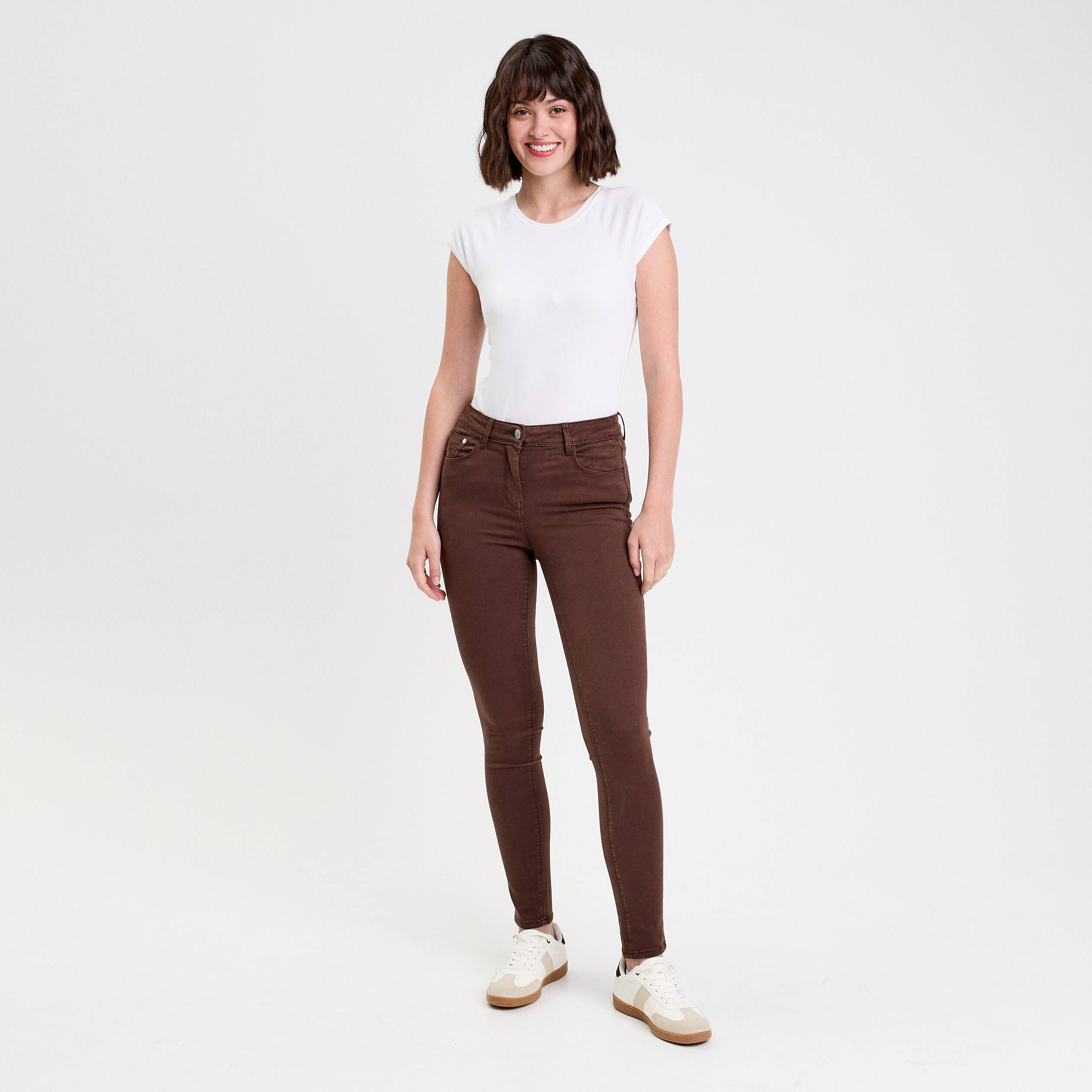 Jeans slim 5 poches marron fonc&eacute; femme