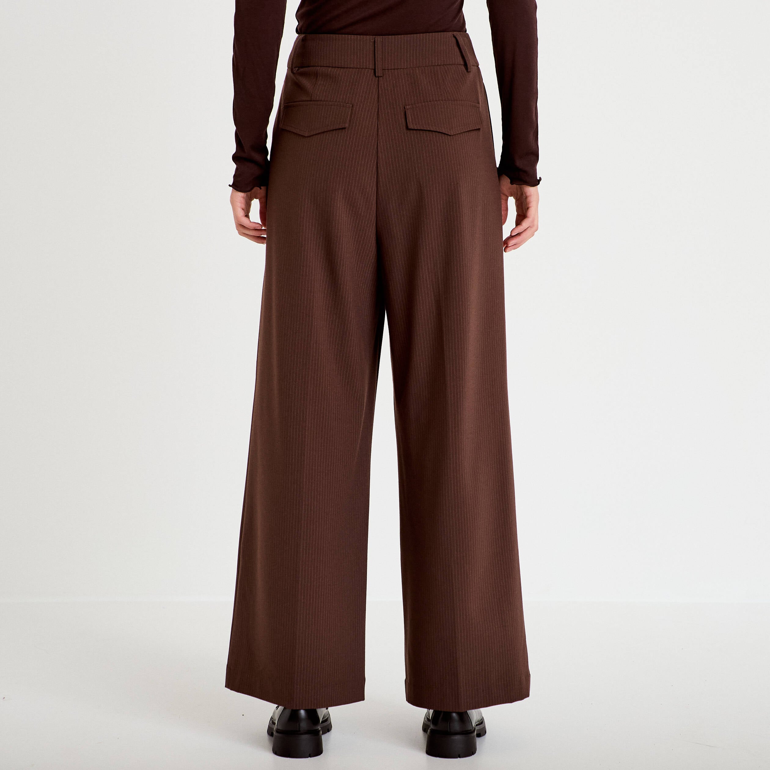 Pantalon large &agrave; pinces marron femme