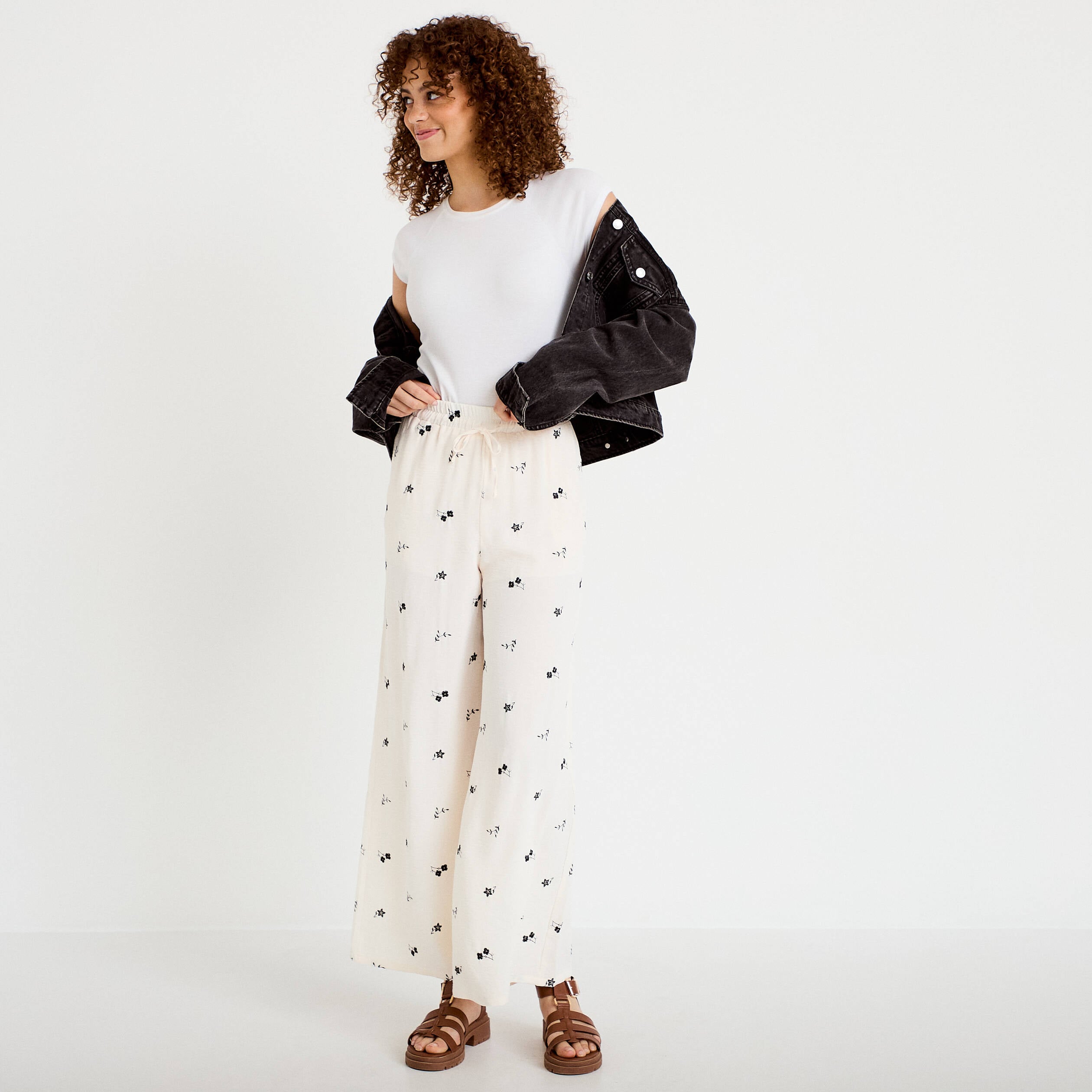 Pantalon bootcut brod&eacute; taille standard blanc femme