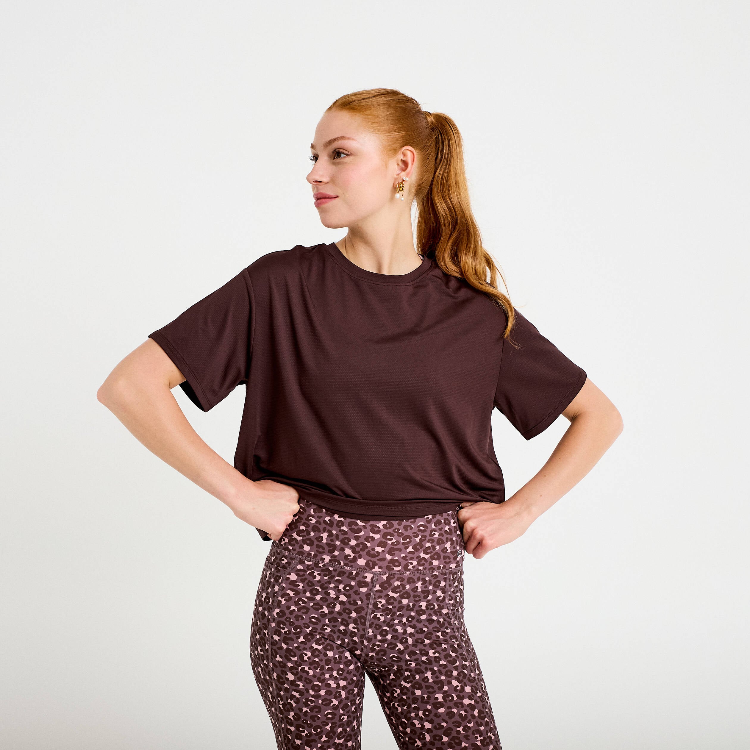 T-shirt manches courtes activewear marron fonc&eacute; femme