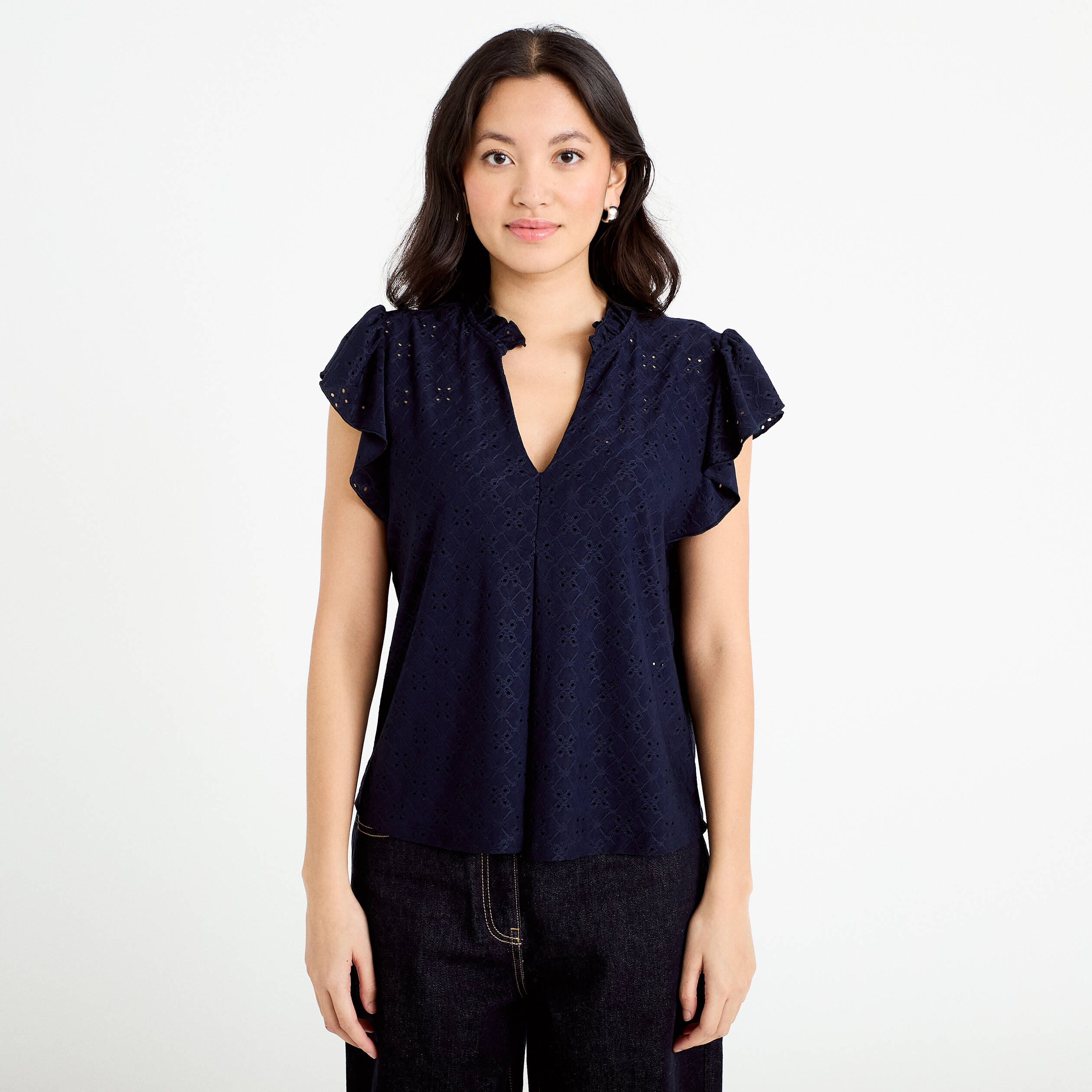 Blouse ajour&eacute;e col v manches courtes bleu marine femme