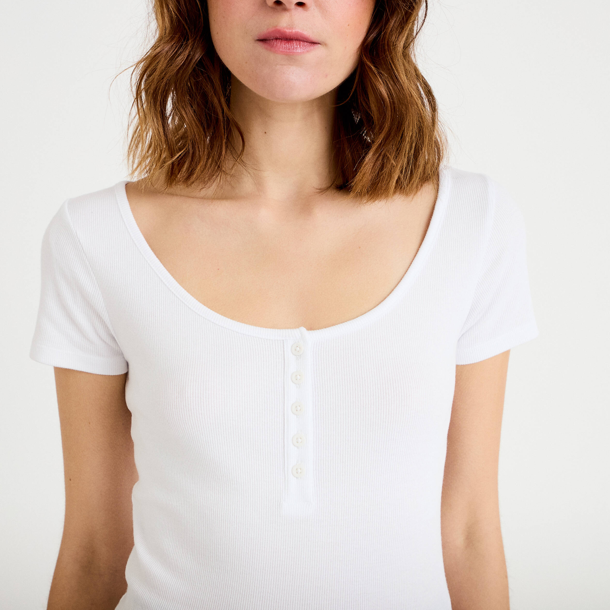 T-shirt c&ocirc;tel&eacute; blanc femme