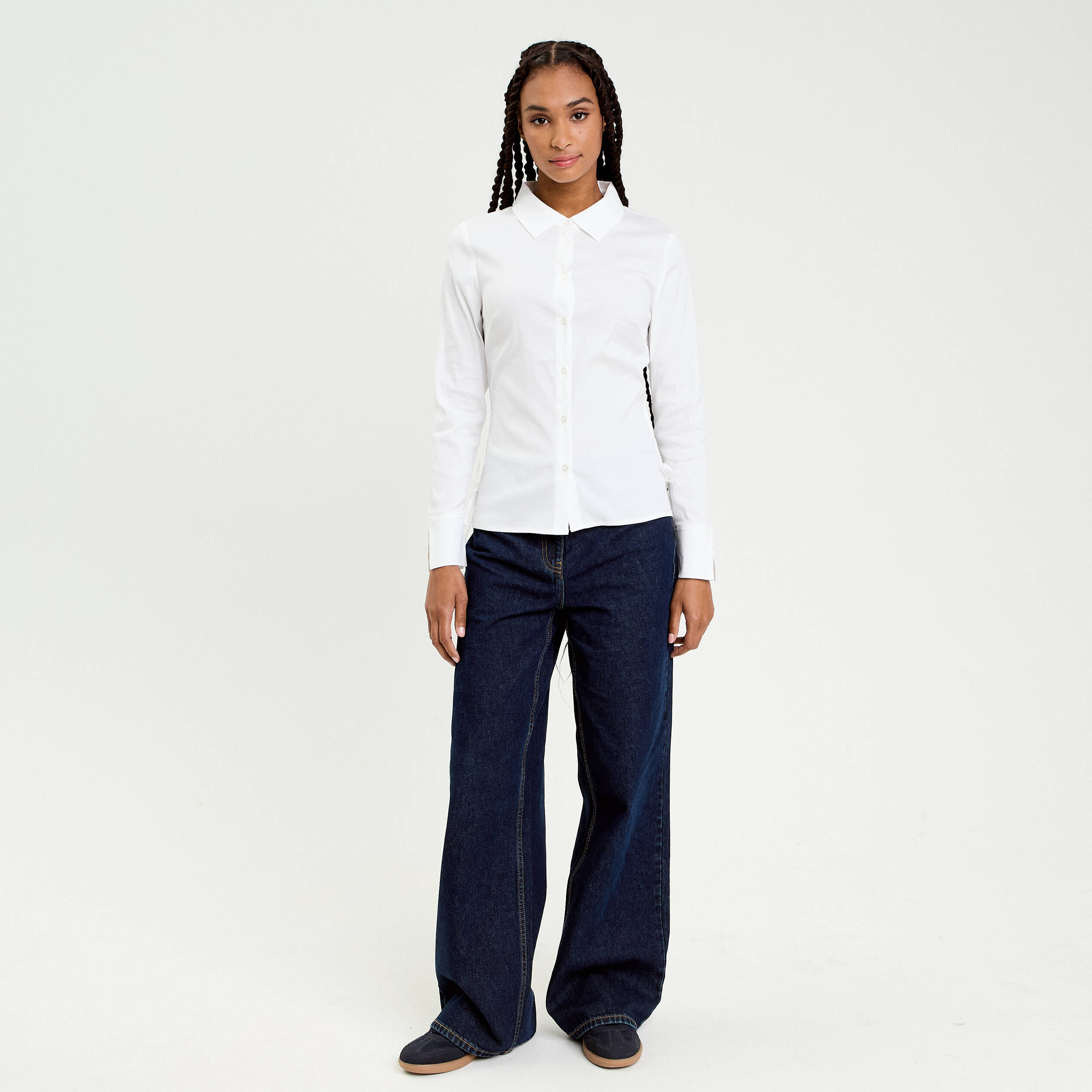 Chemise cintr&eacute;e courte col classique ecru femme