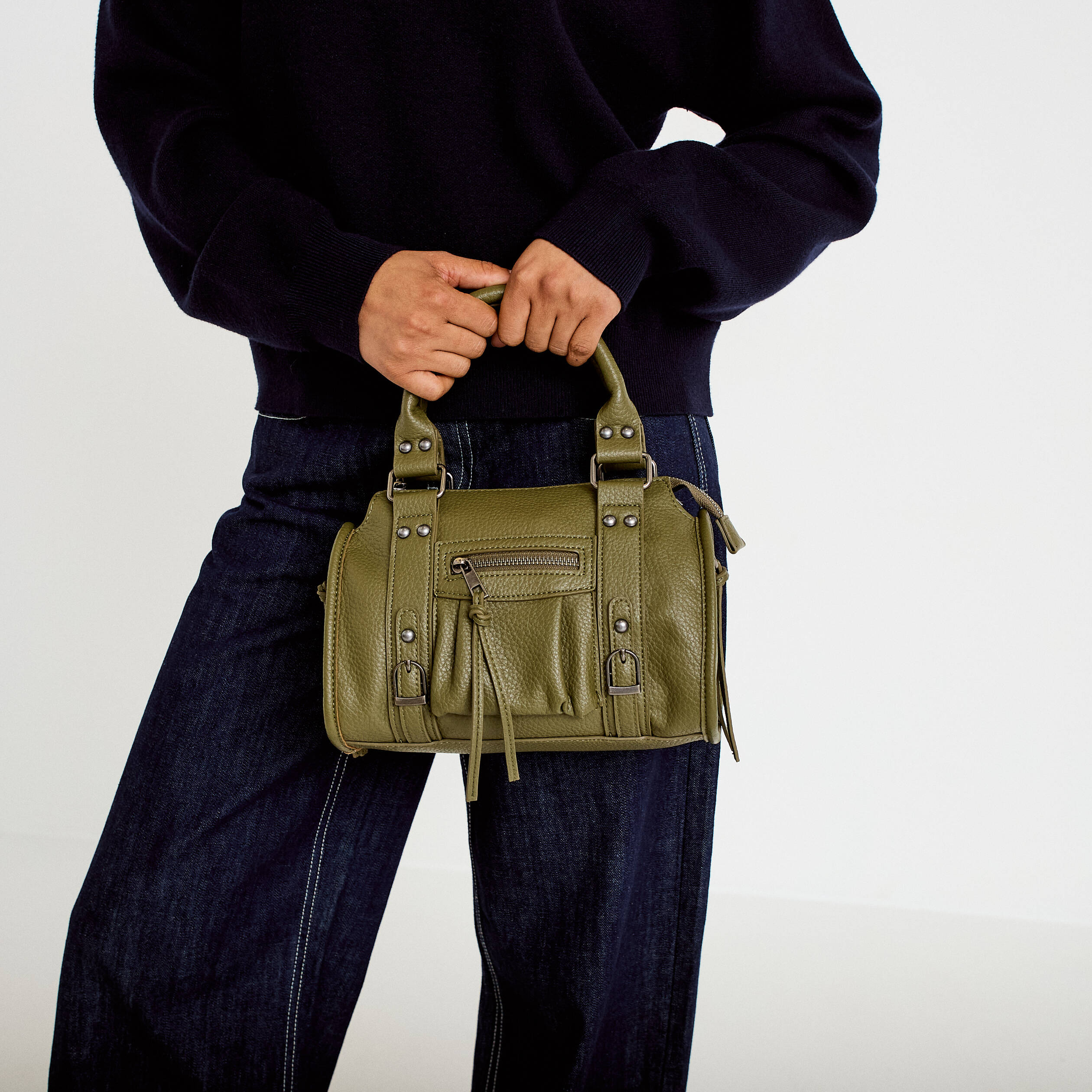 Sac port&eacute; main vert kaki femme