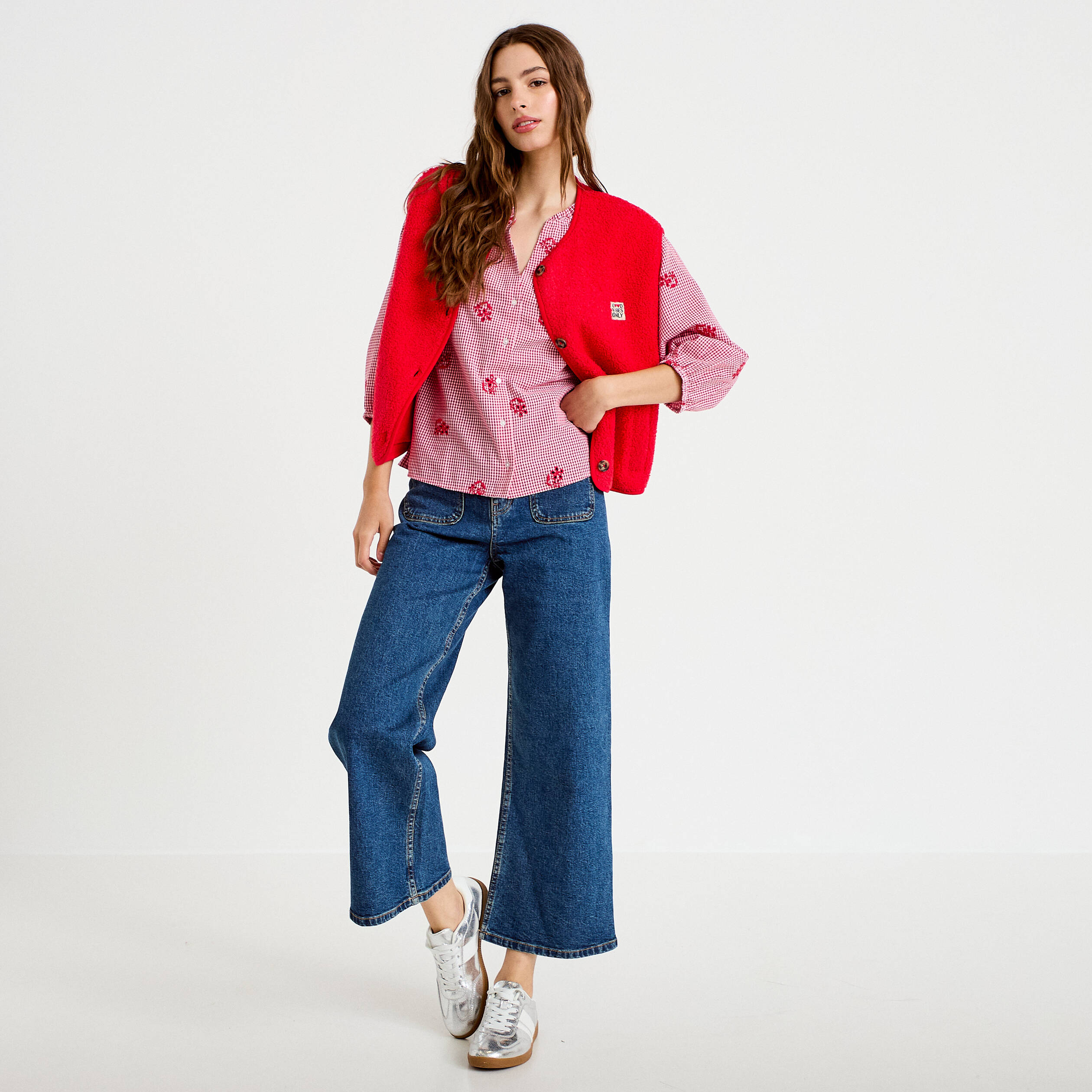 Blouse col v manches 3/4 broderie rouge femme
