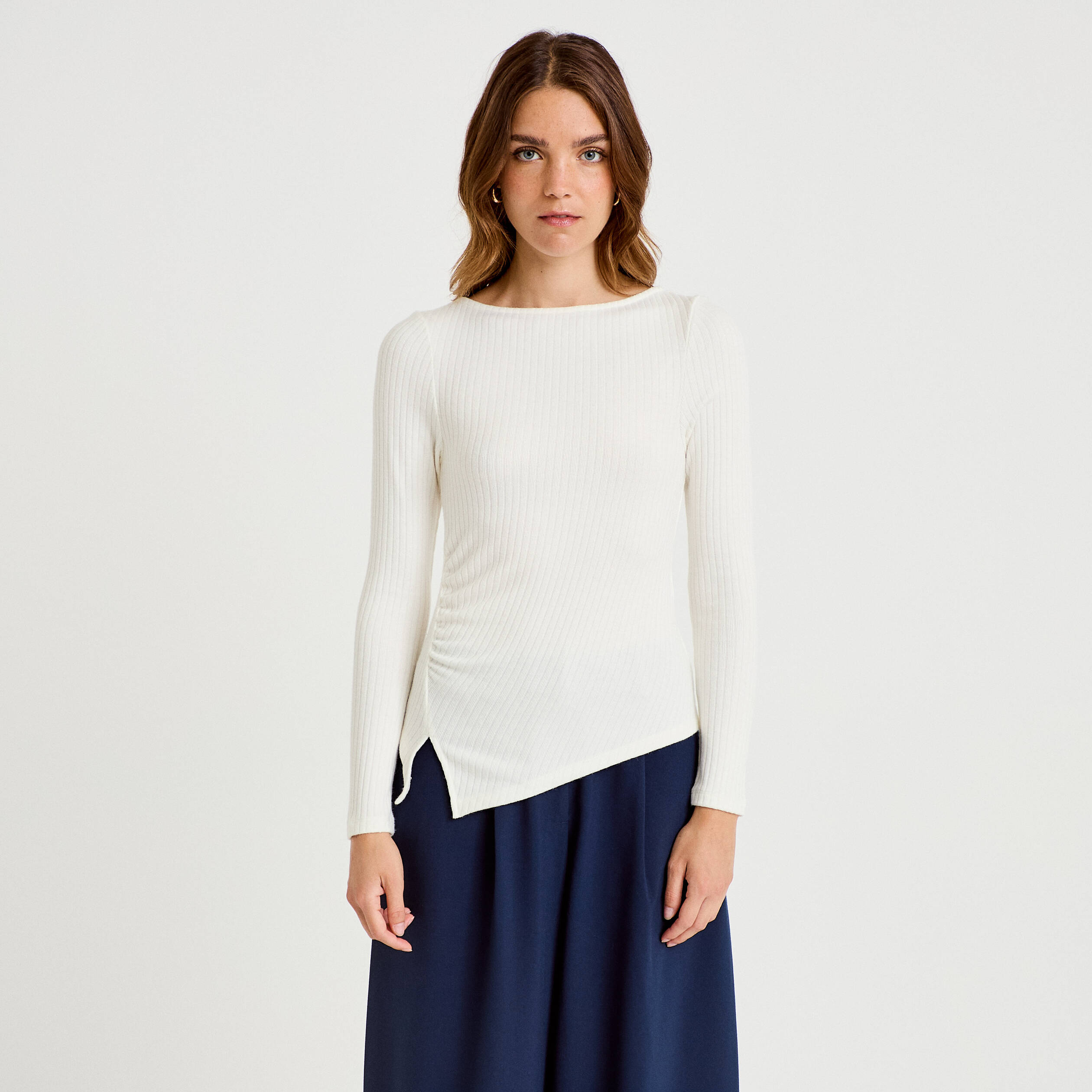 Top ajust&eacute; manches longues col rond ecru femme