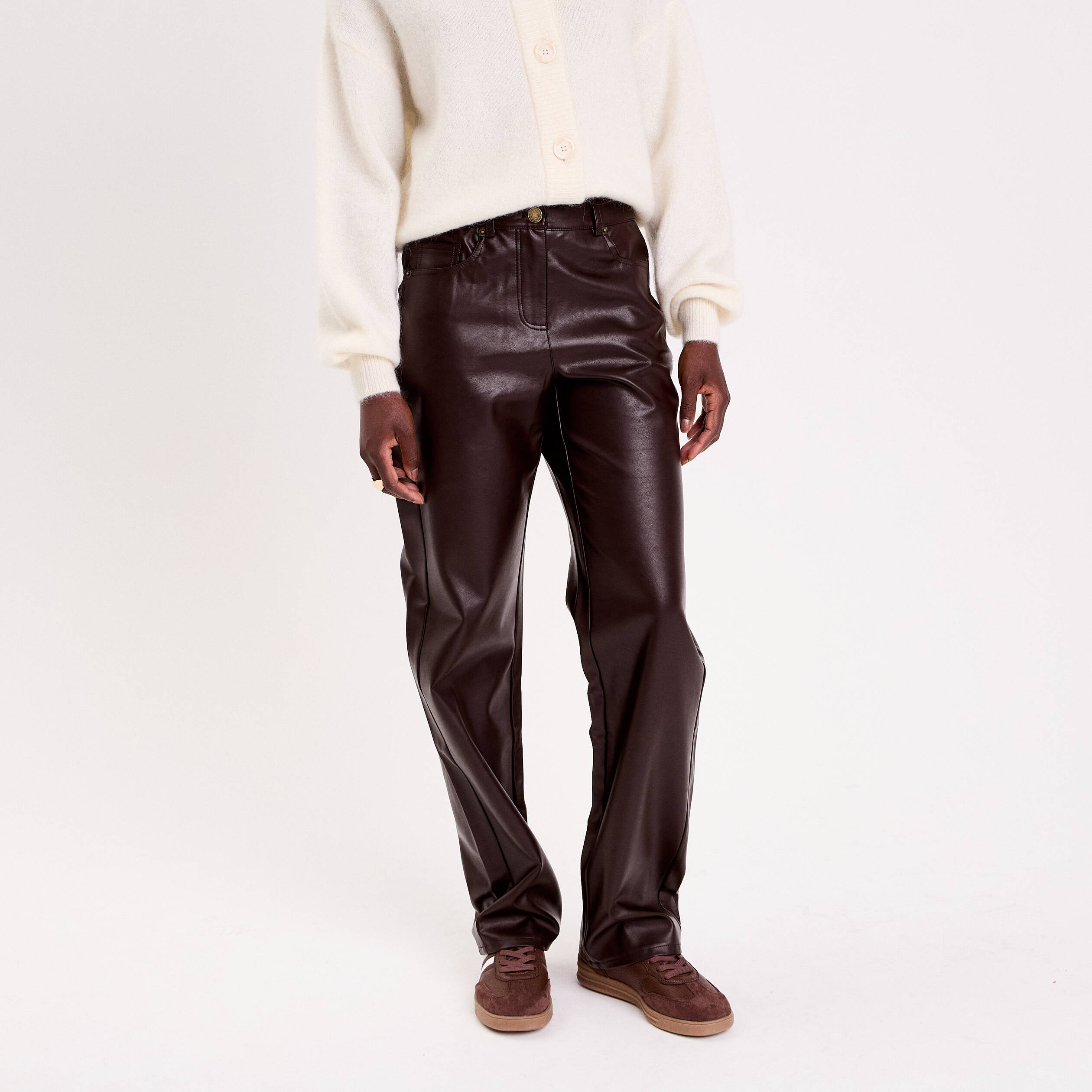 Pantalon droit similicuir marron fonc&eacute; femme