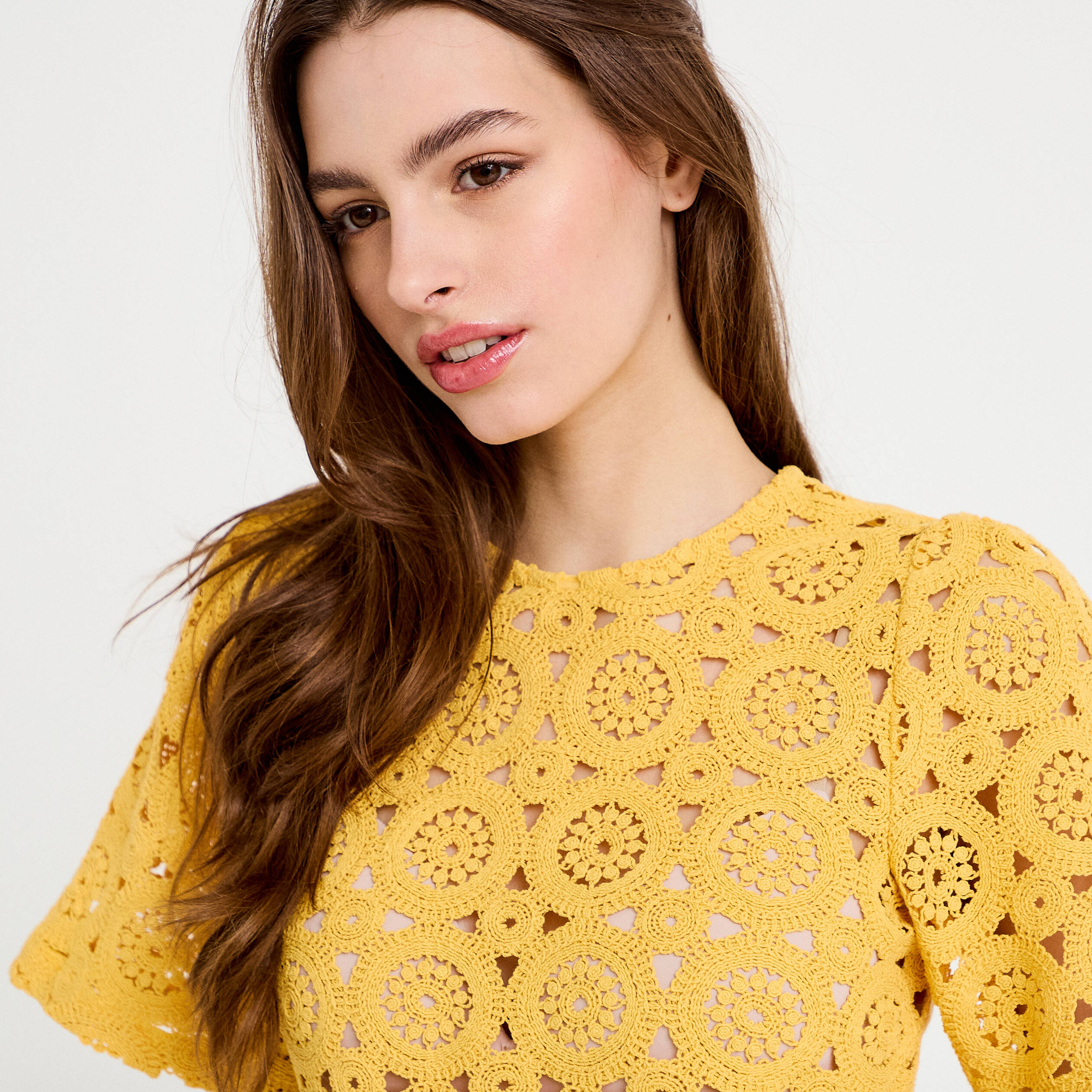 T-shirt macram&eacute; col rond jaune femme