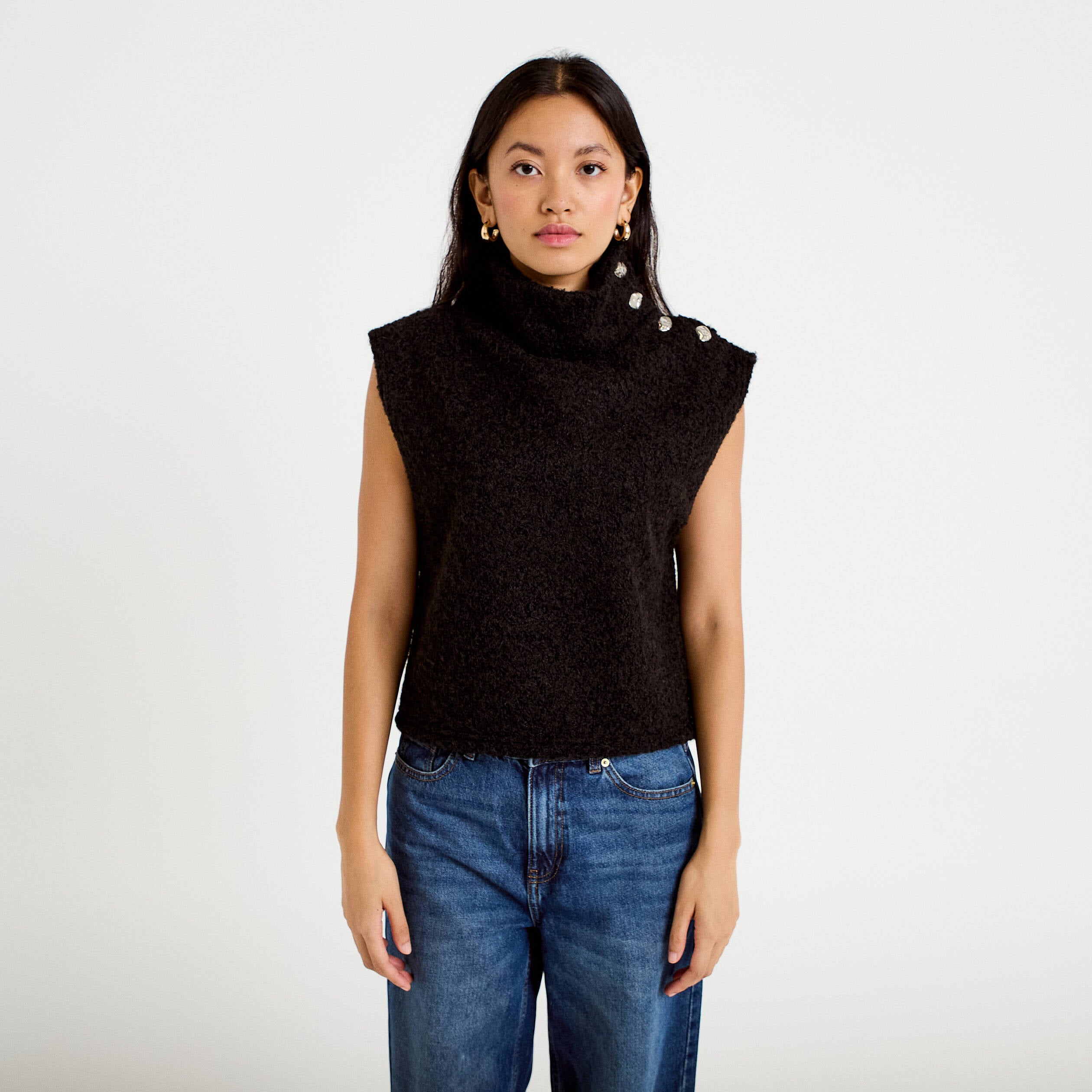 Pull droit sans manches col montant noir femme