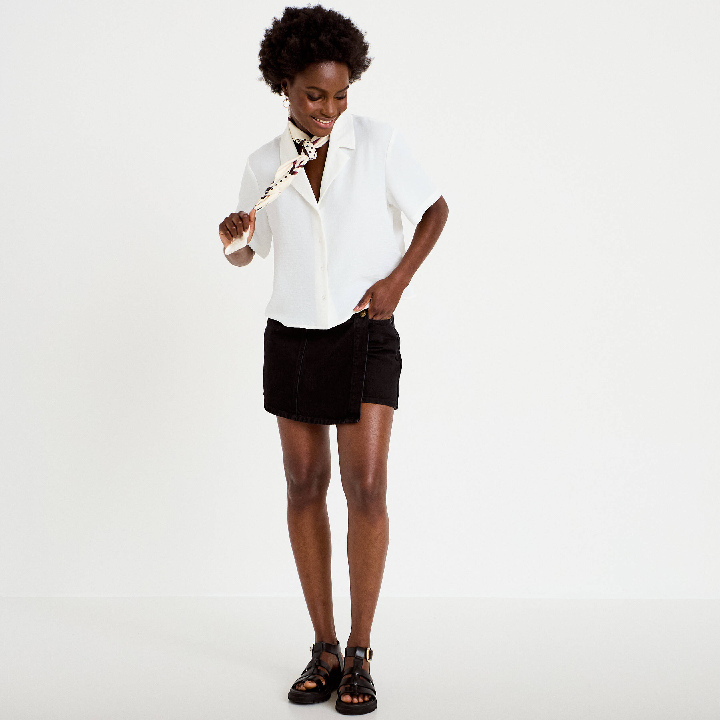 Chemise droite cropped col classique ecru femme