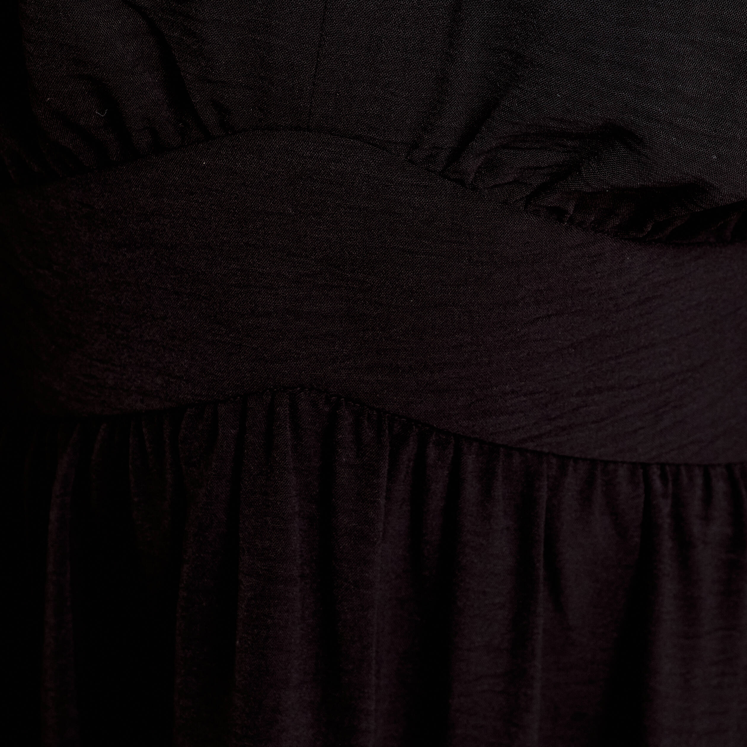 Robe courte &eacute;vas&eacute;e col v manches 3/4 noir femme