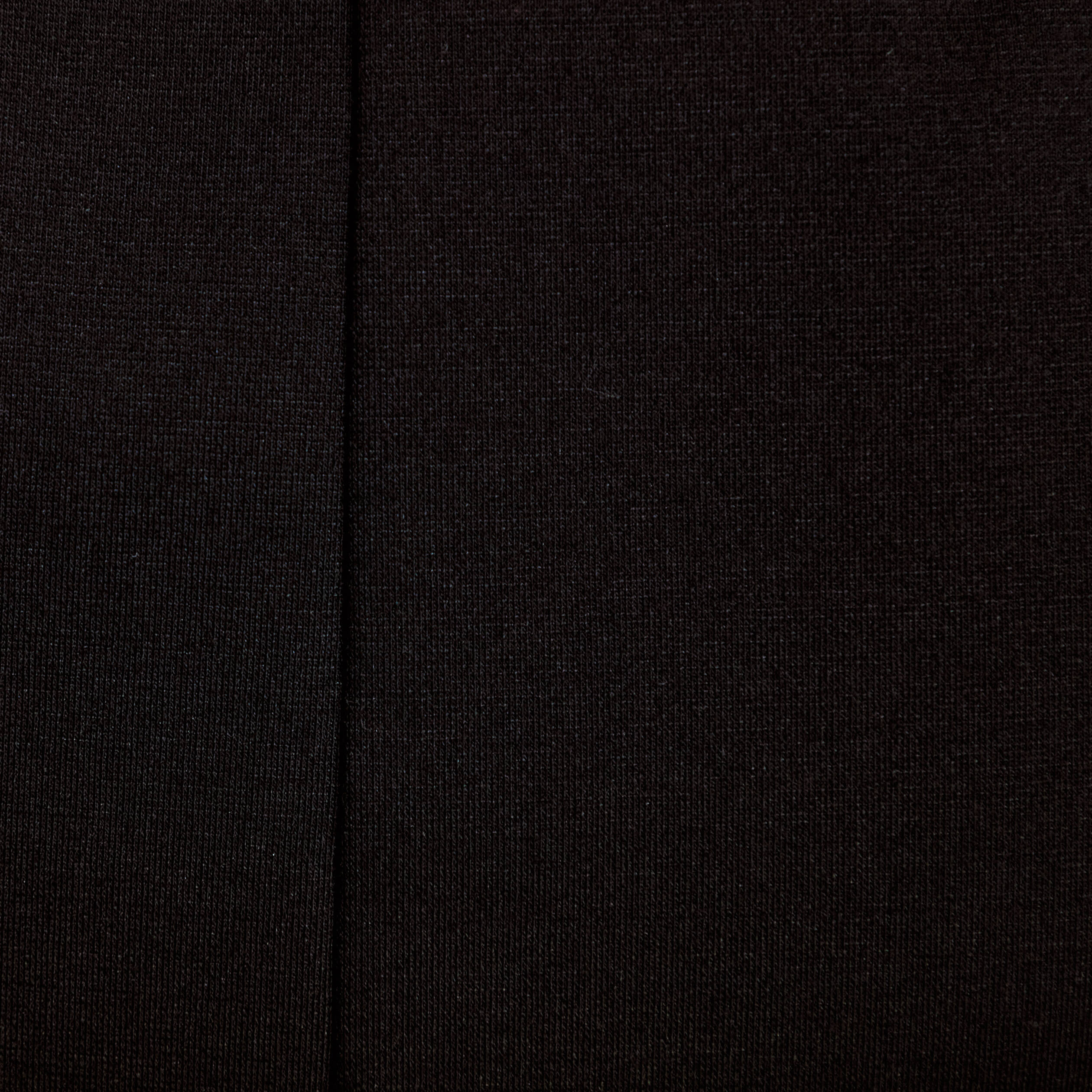 Top p&eacute;plum sans manches col rond noir femme