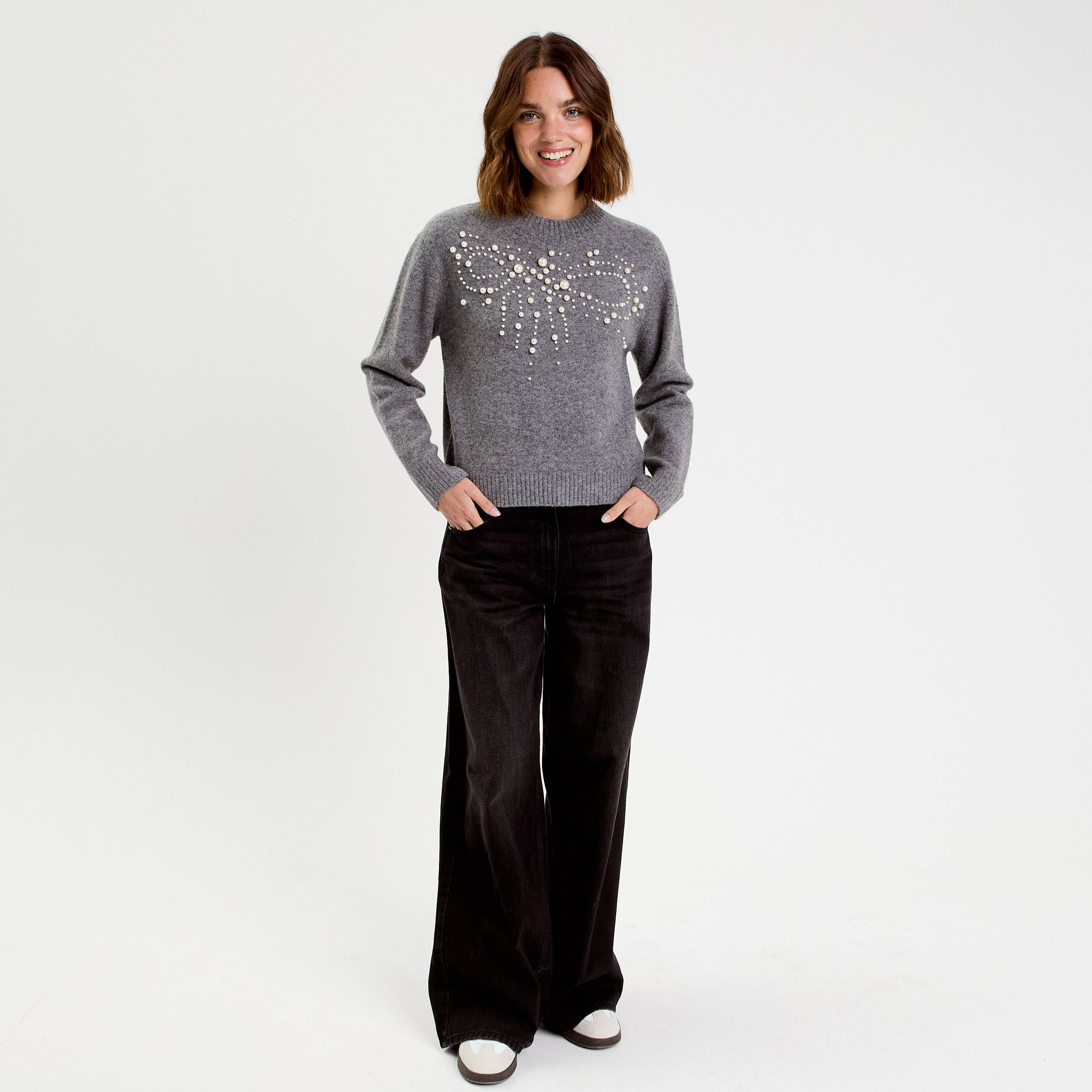 Pull avec perles gris fonc&eacute; femme