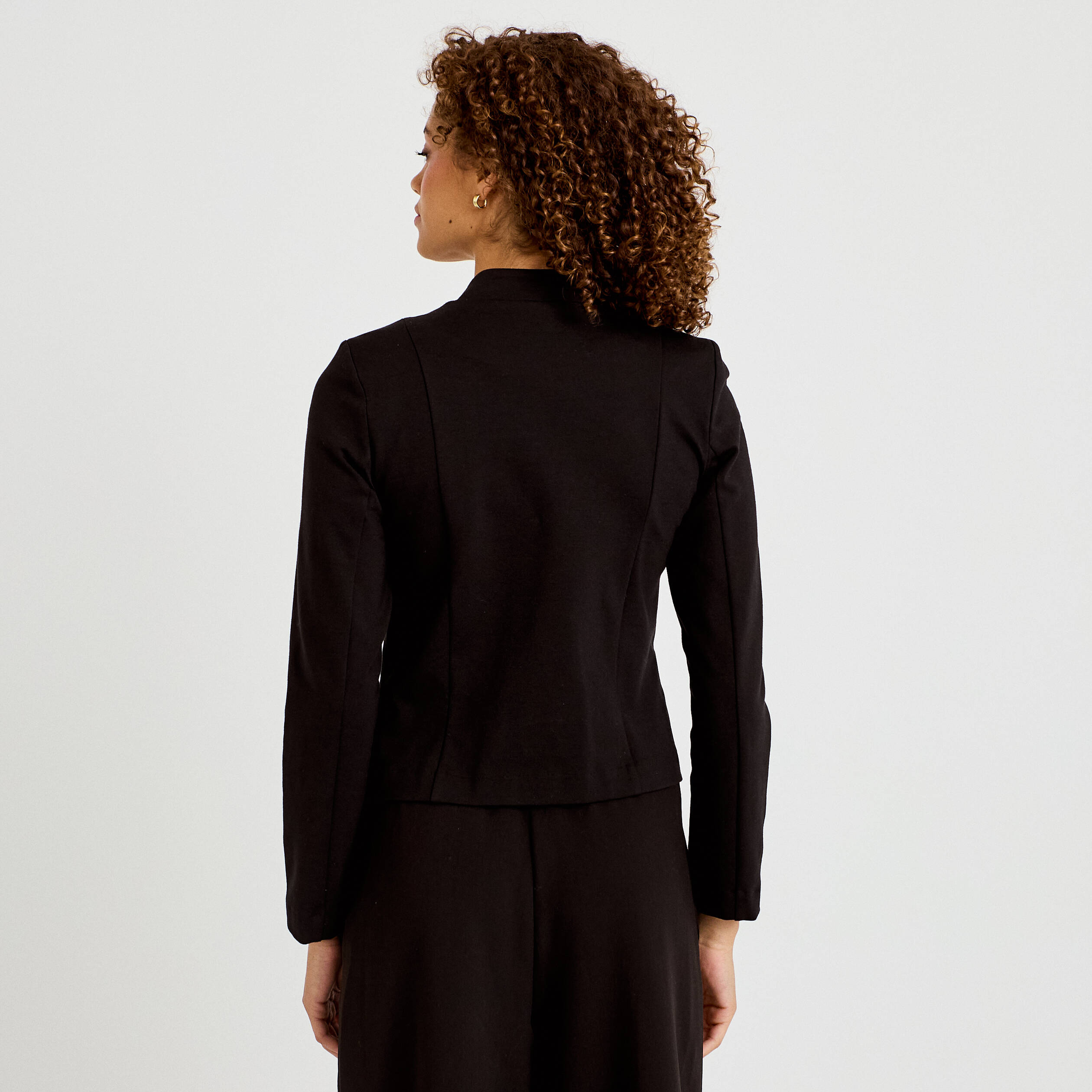 Veste ajust&eacute;e manches longues noir femme