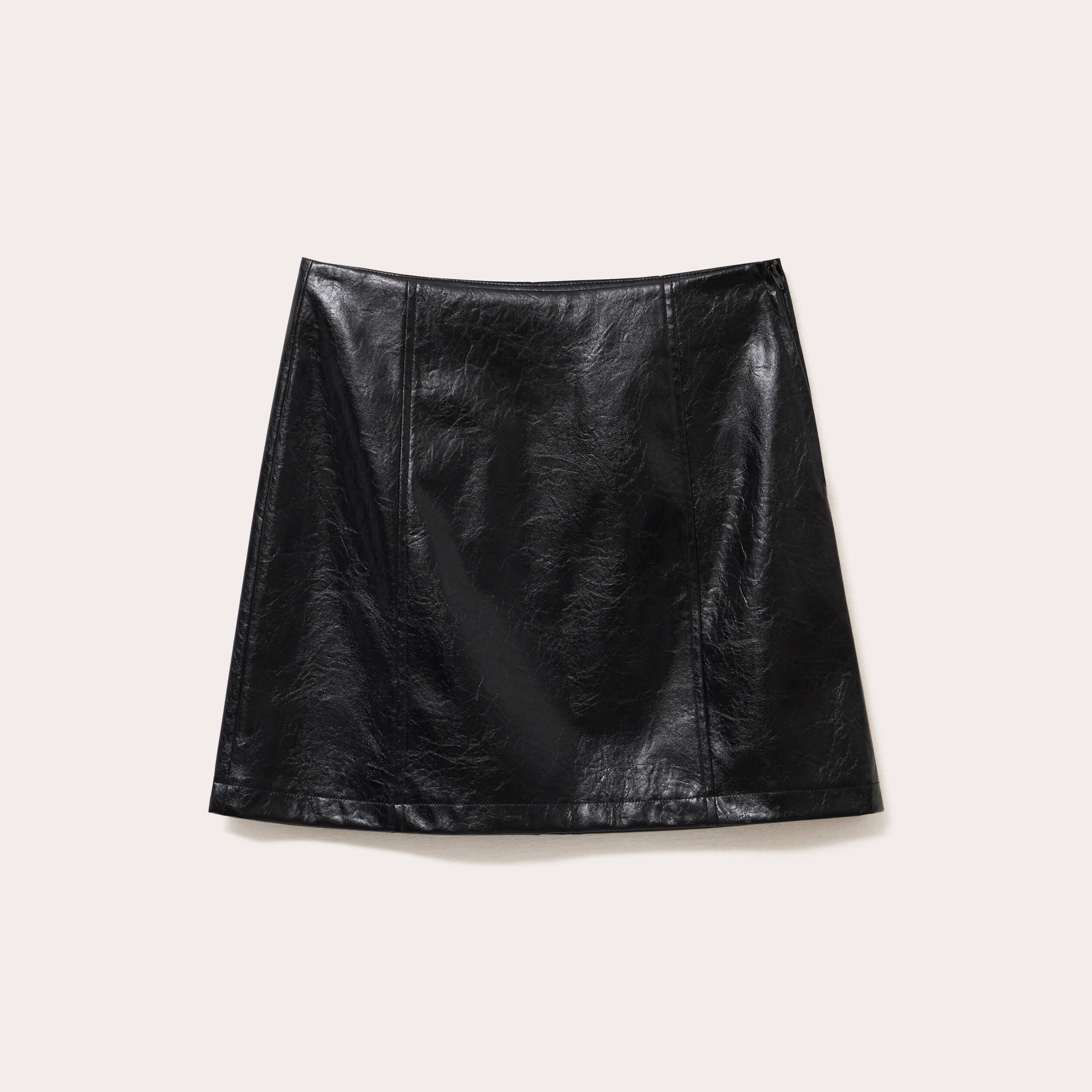 Jupe droite courte en similicuir noir femme