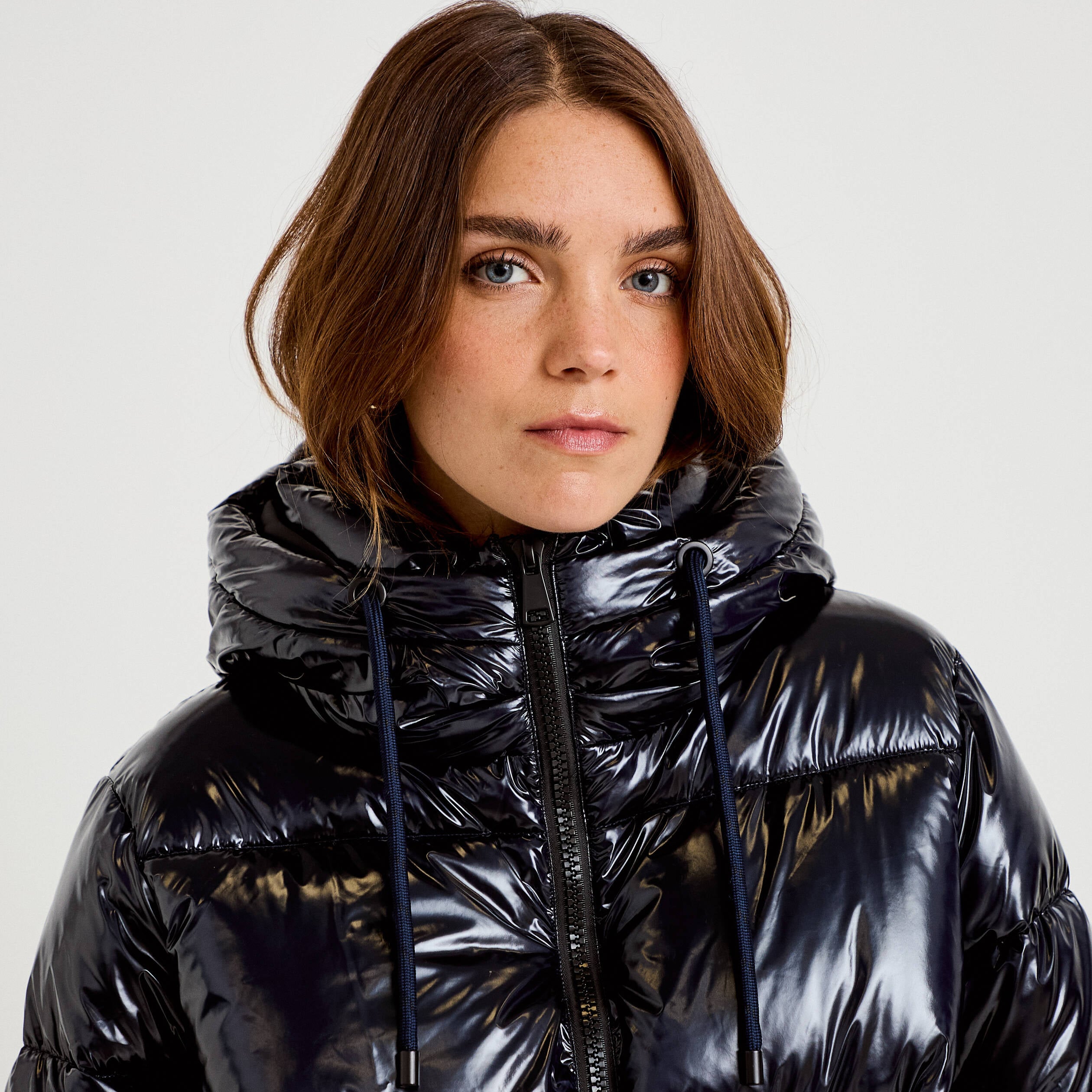 Doudoune bas resserr&eacute; manches longues bleu marine femme