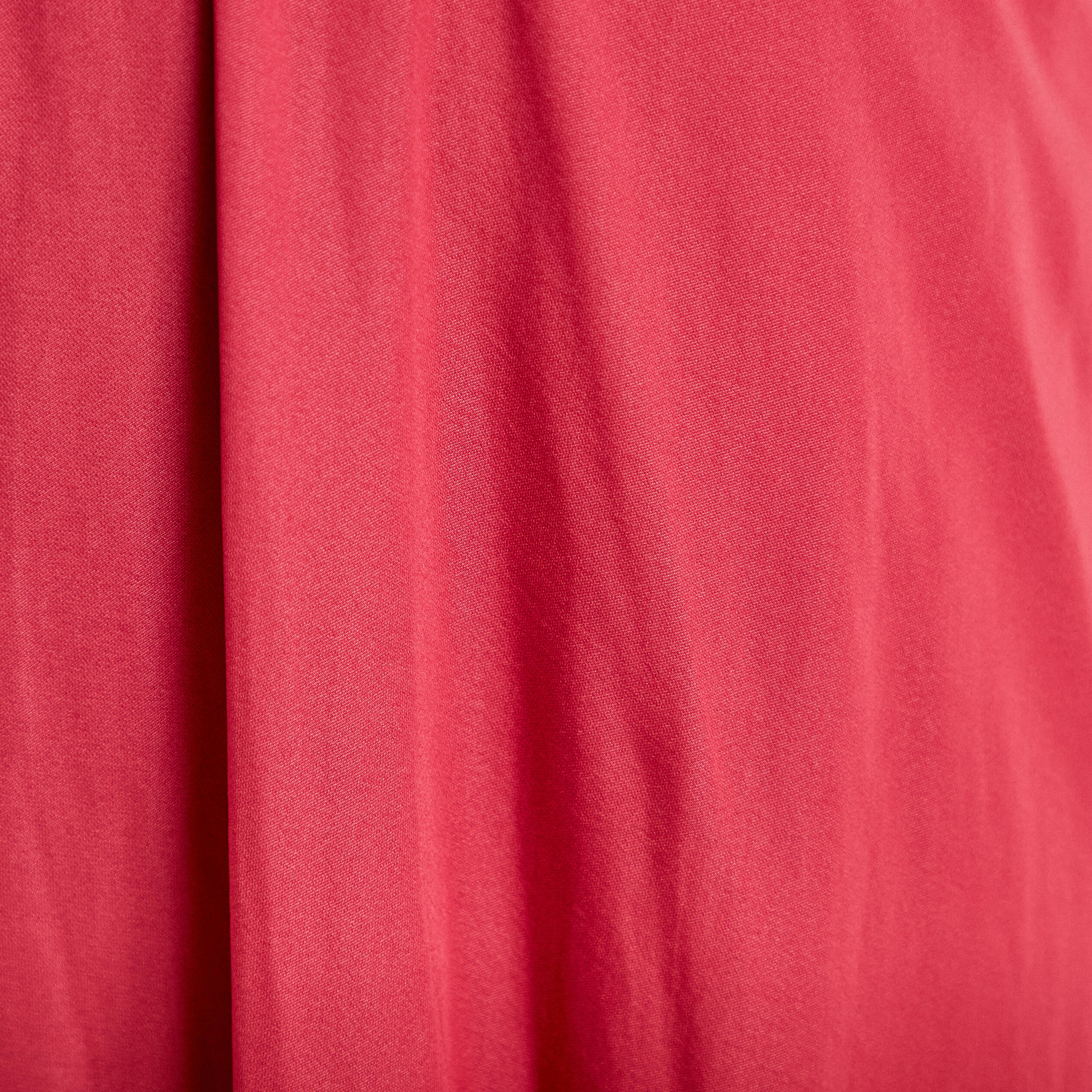 Robe longue &eacute;vas&eacute;e col v satin&eacute;e rose framboise femme