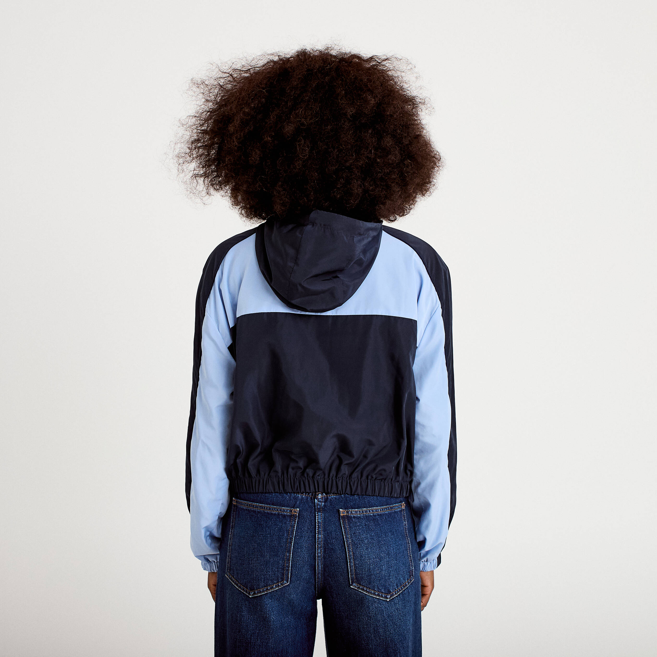 Veste cropped &agrave; capuche manches longues bleu marine femme
