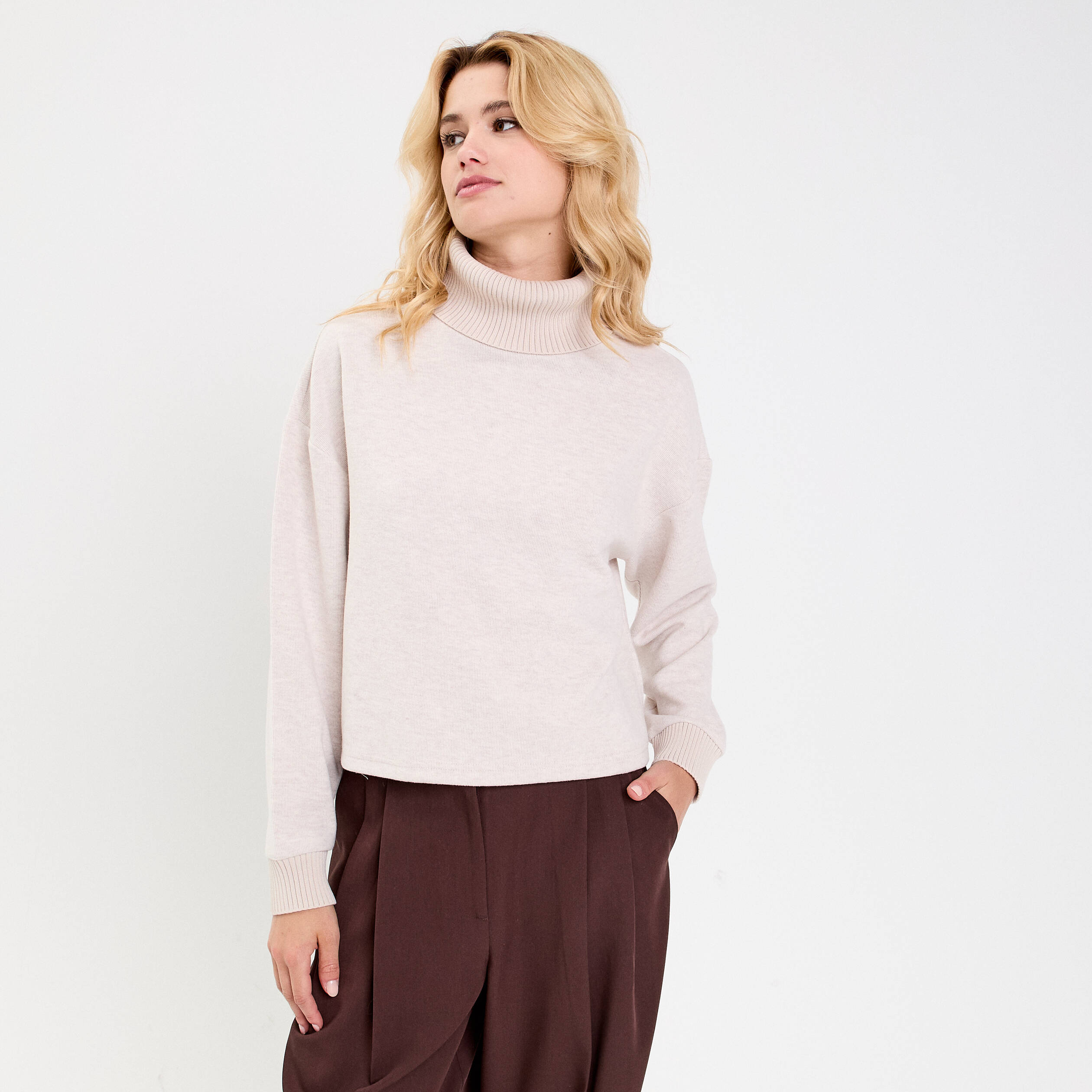 Sweat col roul&eacute; manches longues sable femme