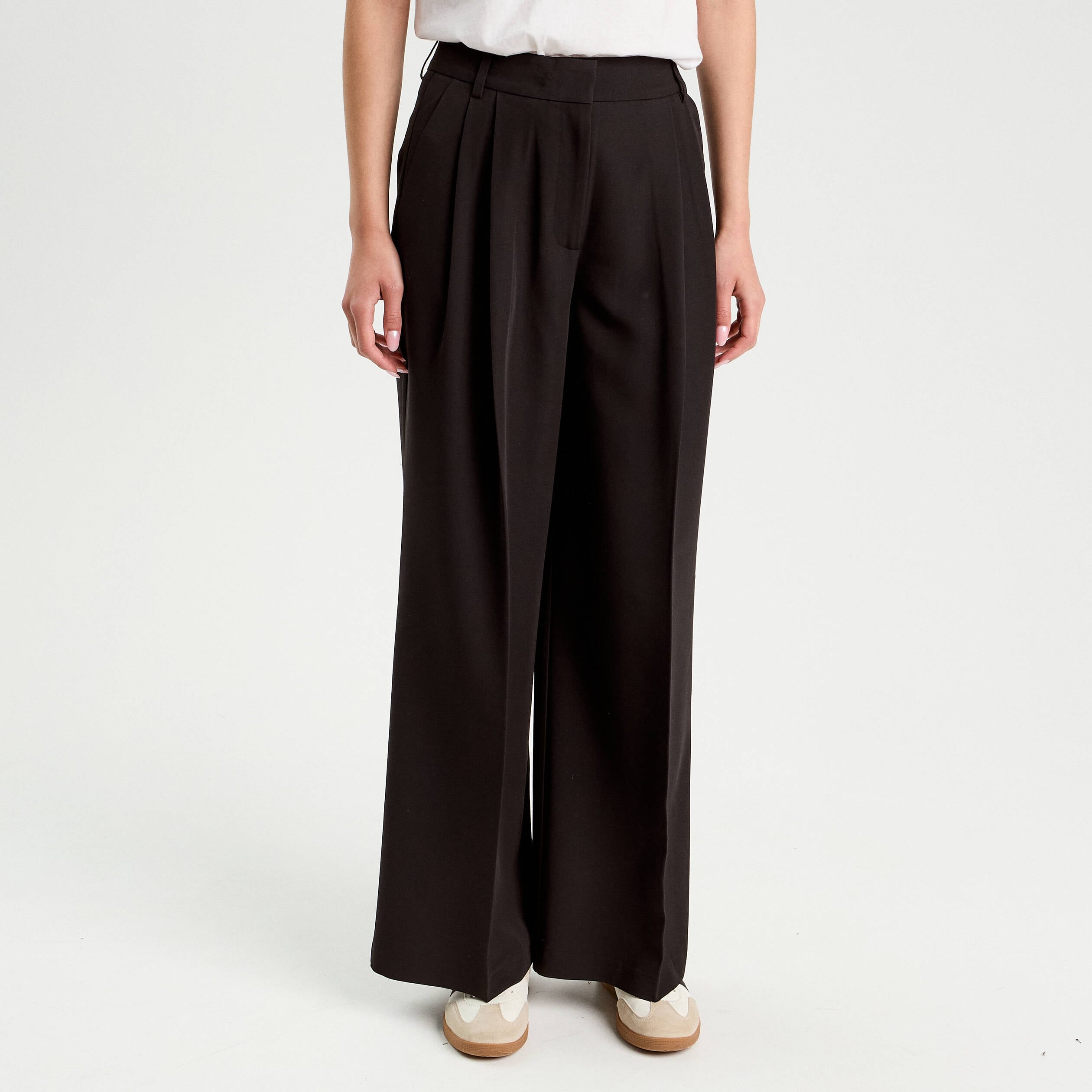 Pantalon large &agrave; pinces noir femme