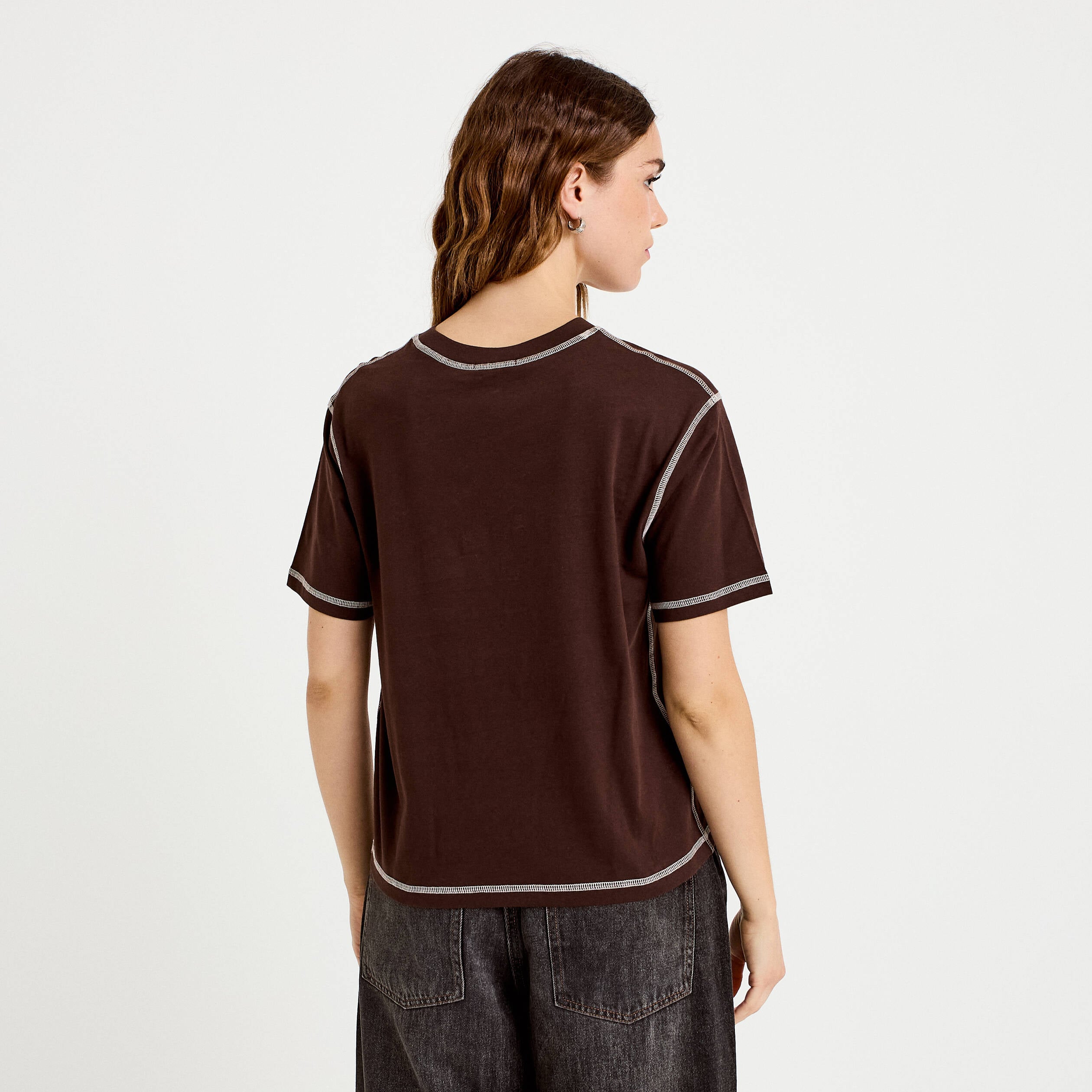 Top col rond manches courtes marron fonc&eacute; femme