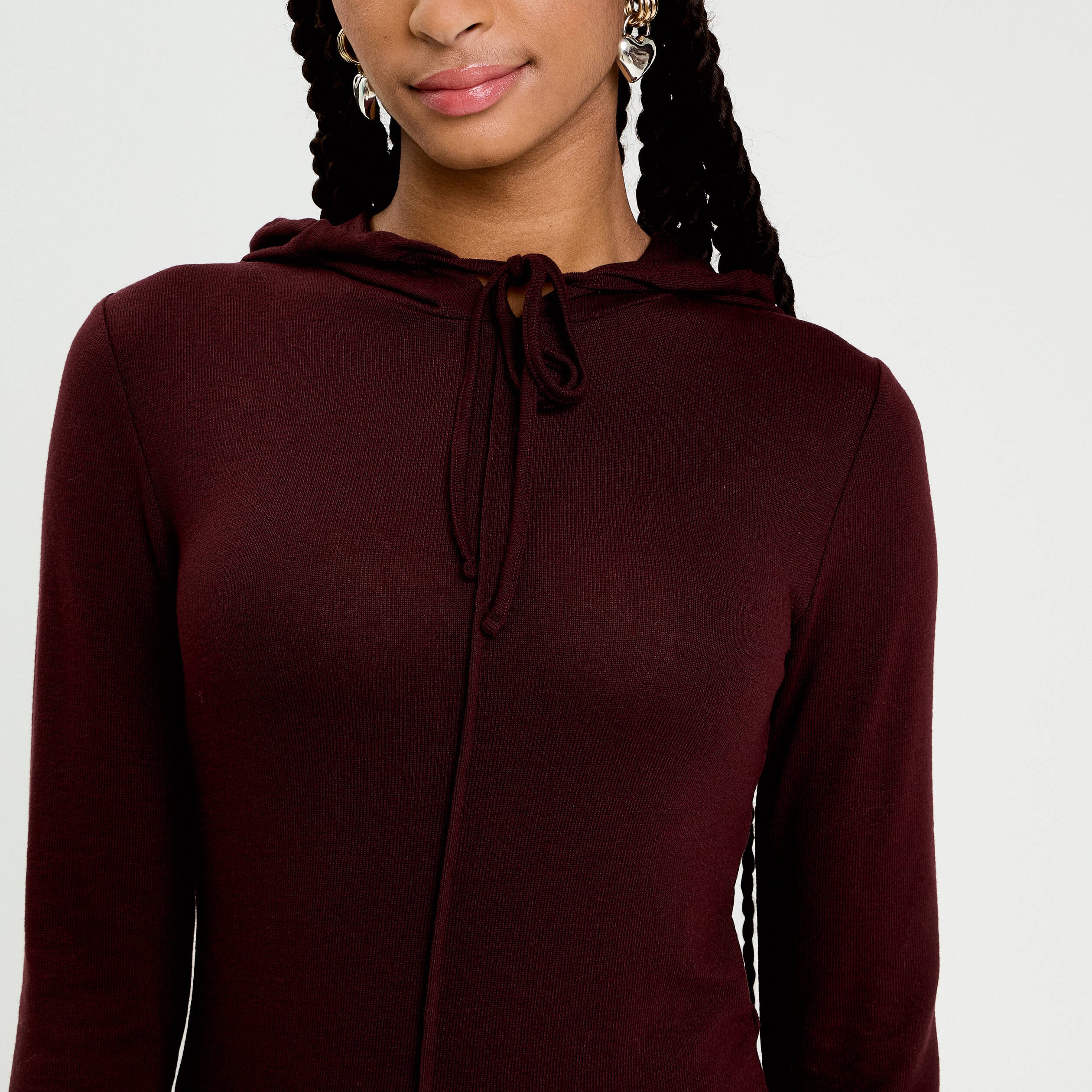 Pull &agrave; capuche rouge fonc&eacute; femme