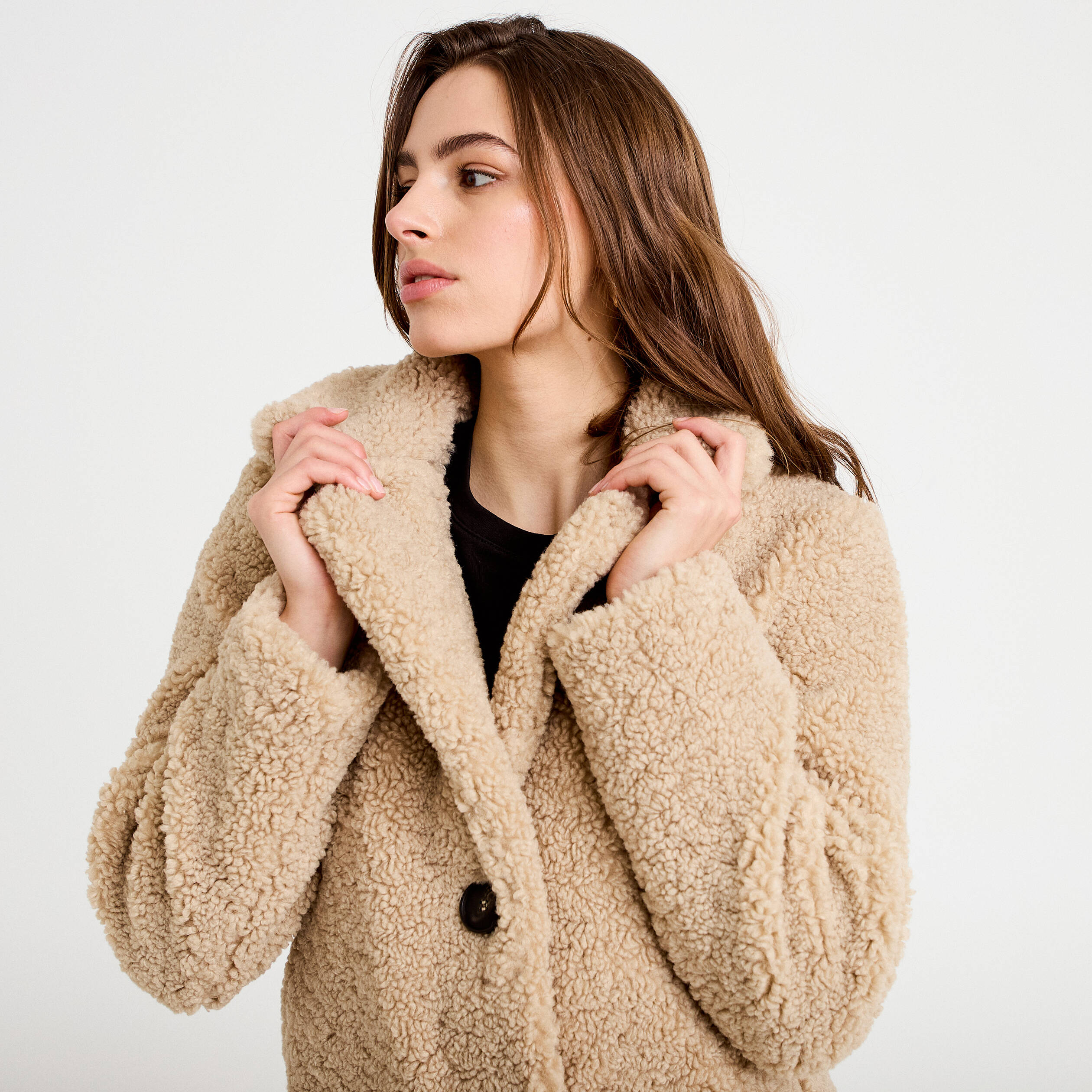 Manteau droit mi-long en bouclette beige femme