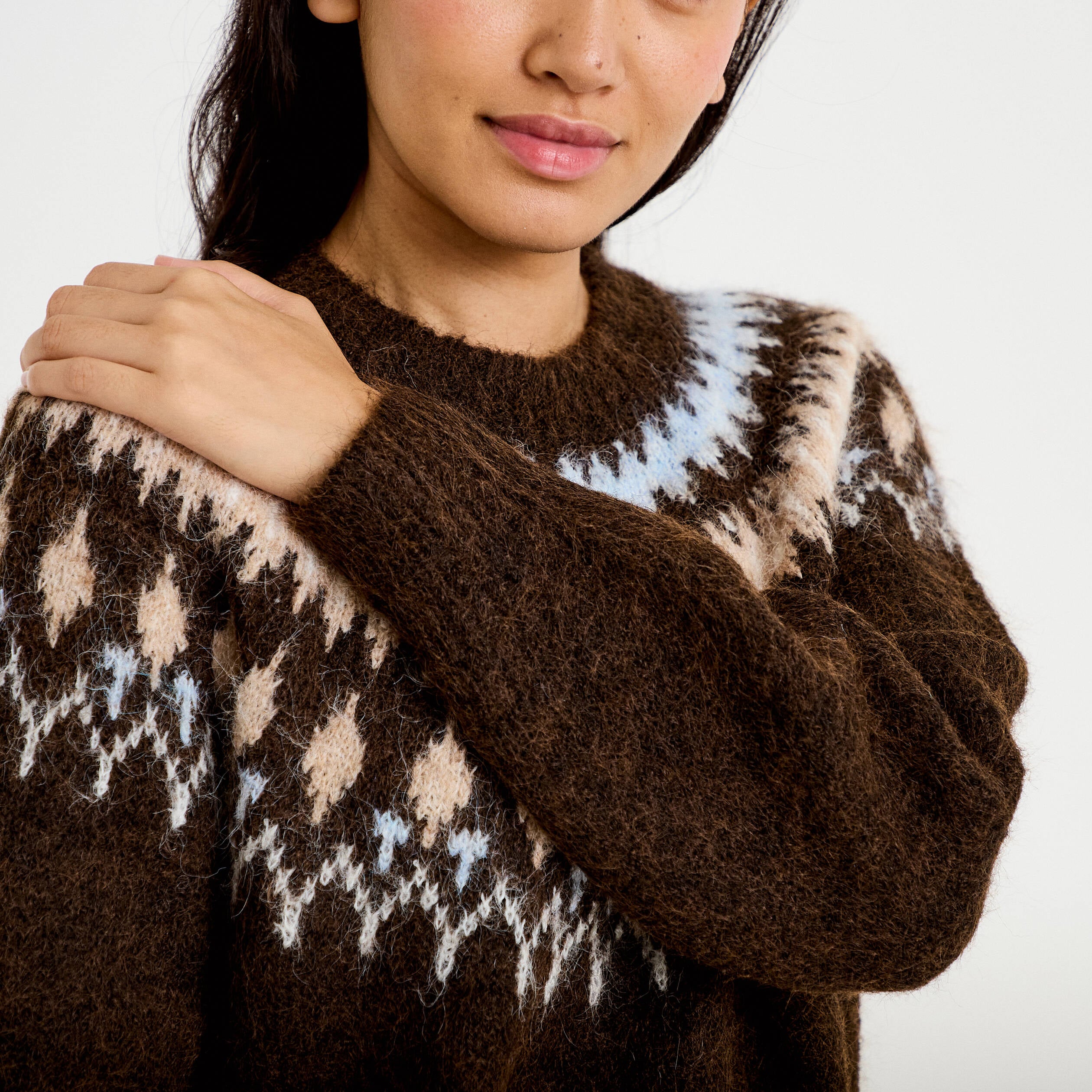 Pull col rond manches longues marron fonc&eacute; femme